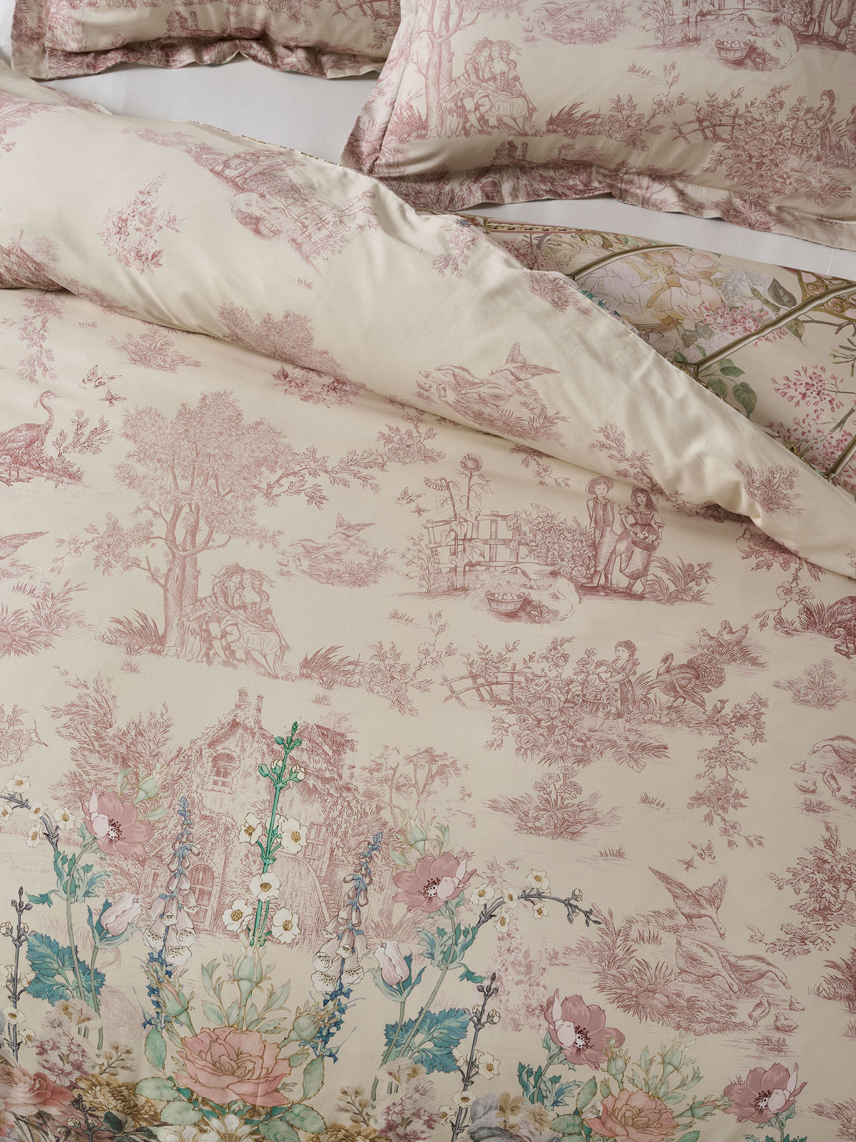In The Name Of Nouveau Quilt Cover Set