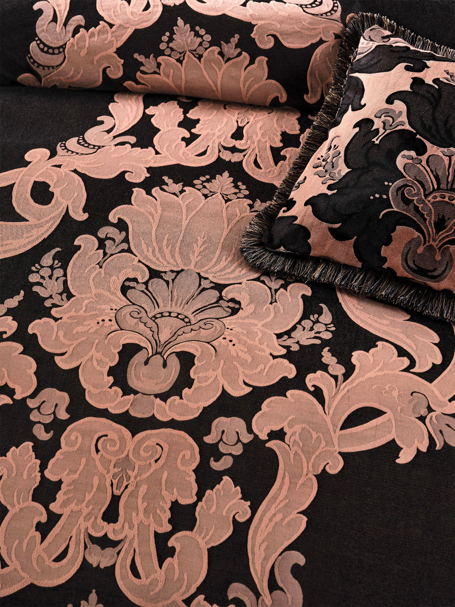 Dionisia Black Quilt Cover Set