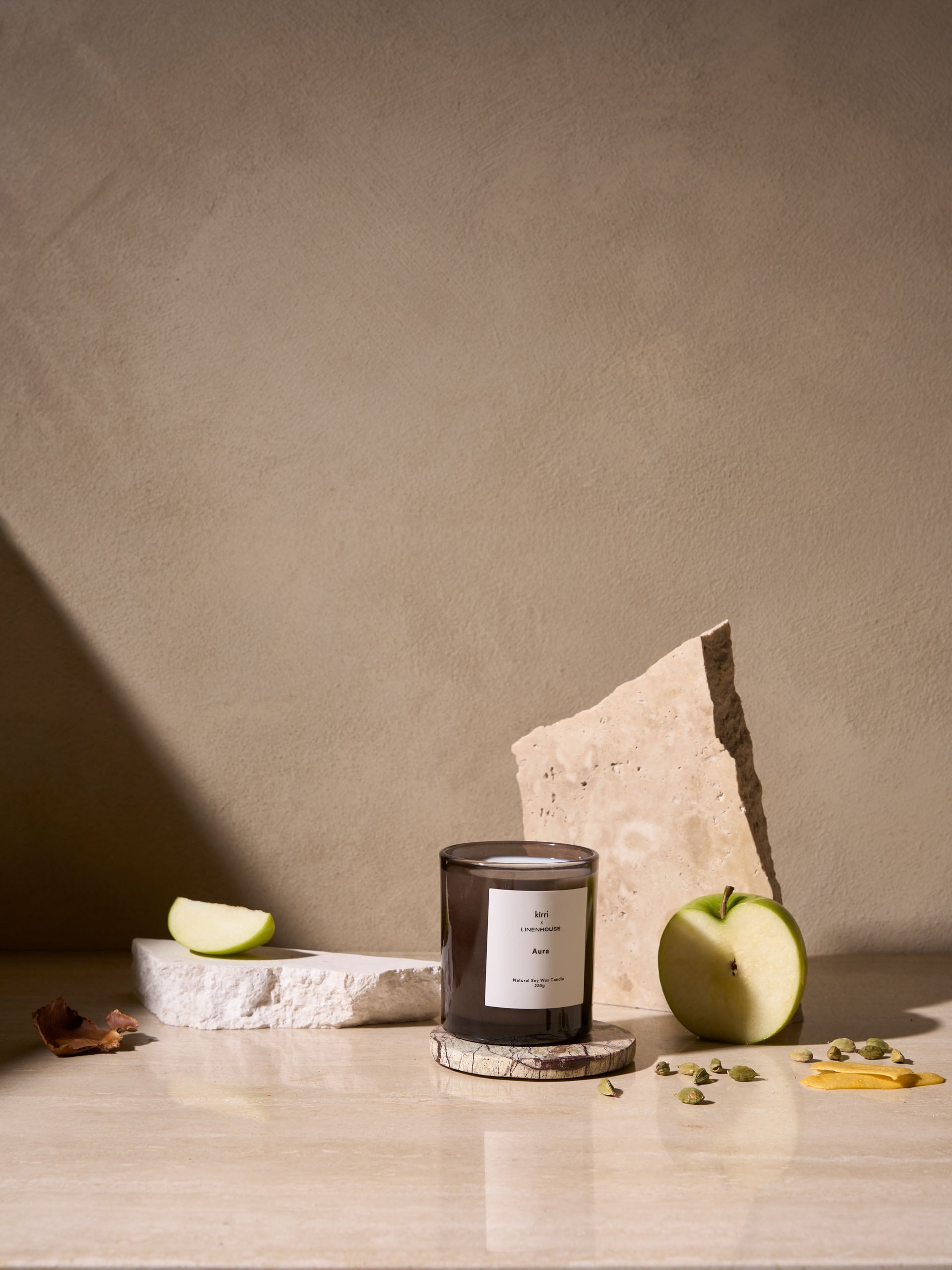 Aura Candle 220g