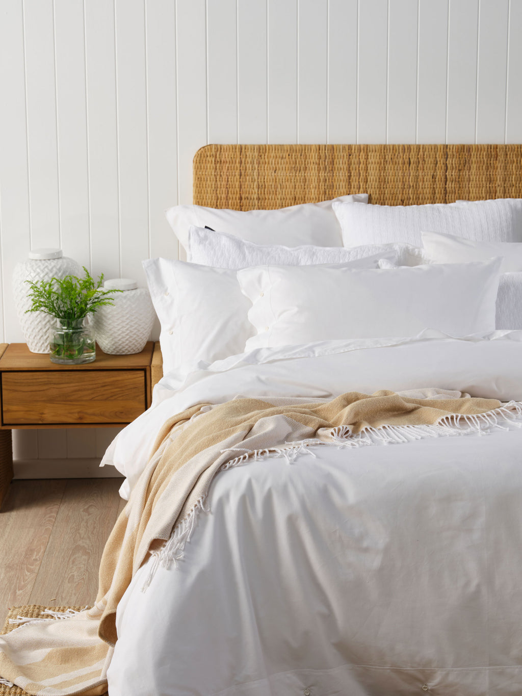 Pin Point White Quilt Cover Set