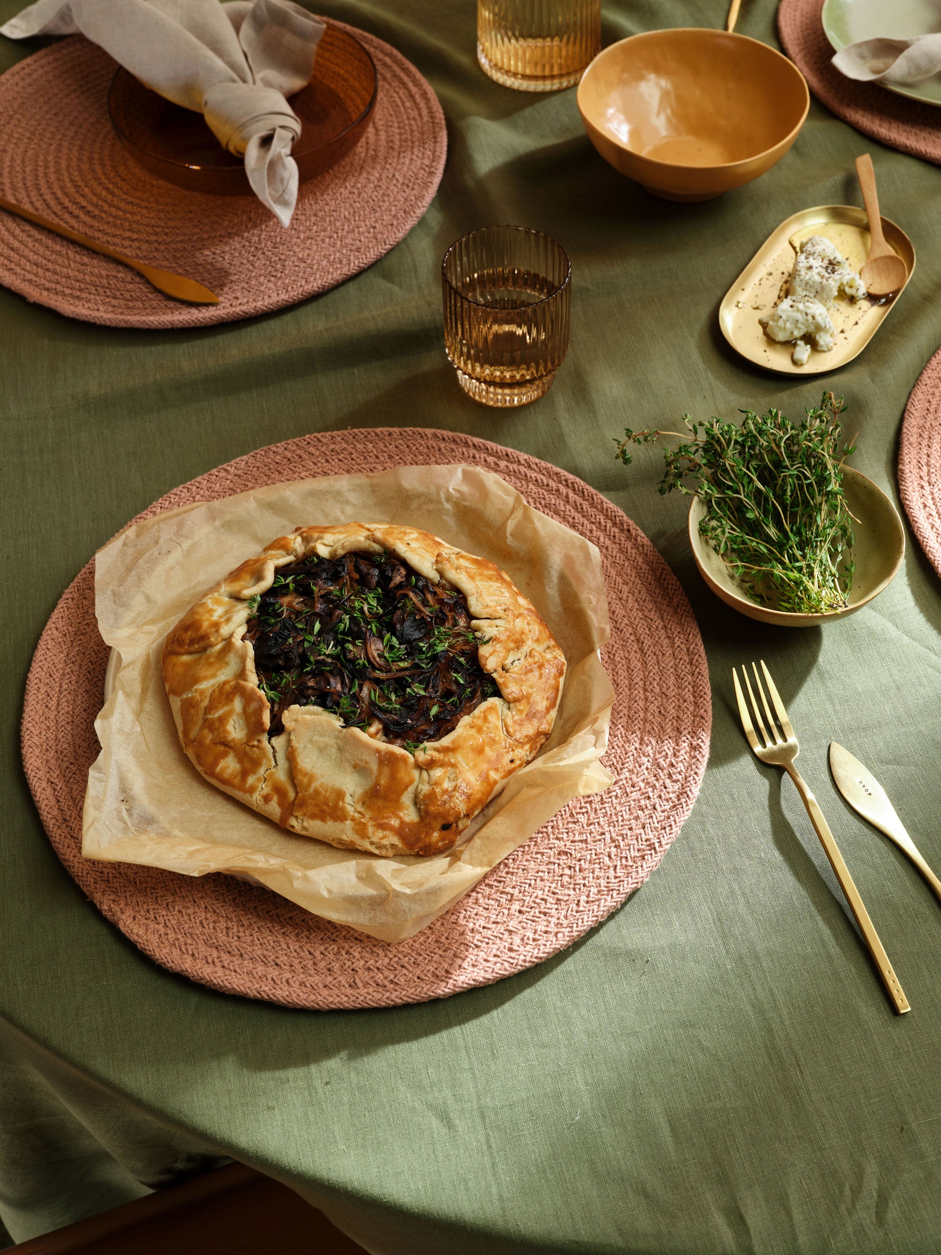 Nimes Moss Tablecloth