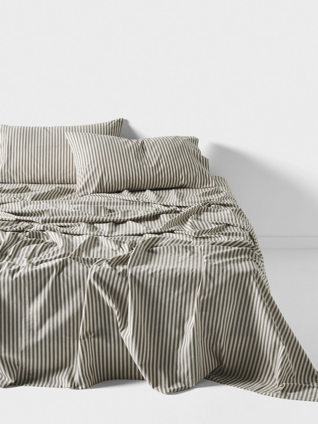 Classic Stripe Charcoal Sheet Set