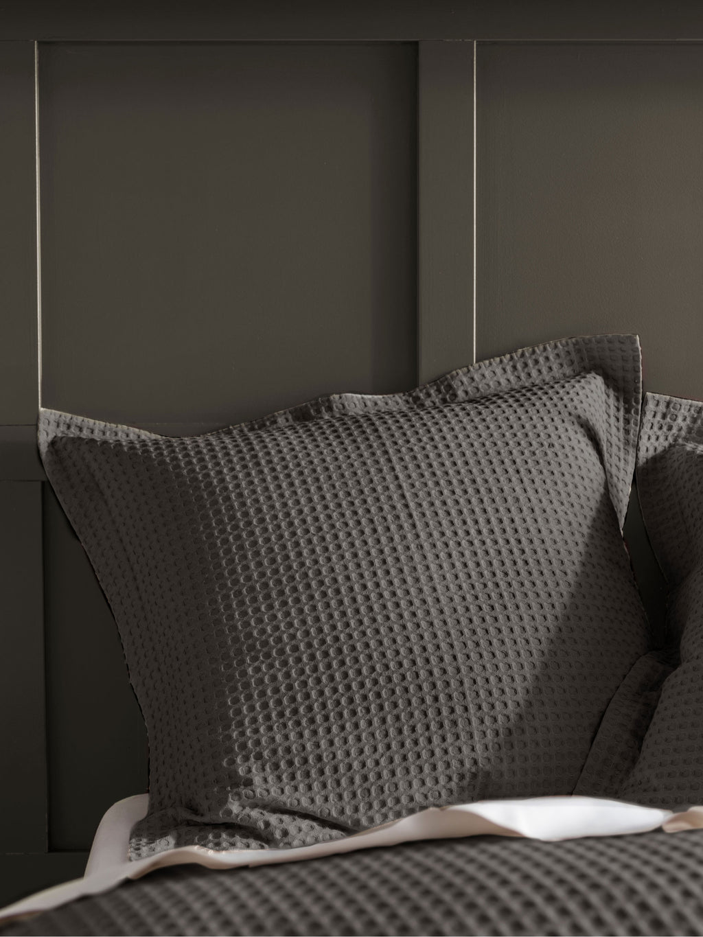 Deluxe Waffle Charcoal Quilt Cover Set
