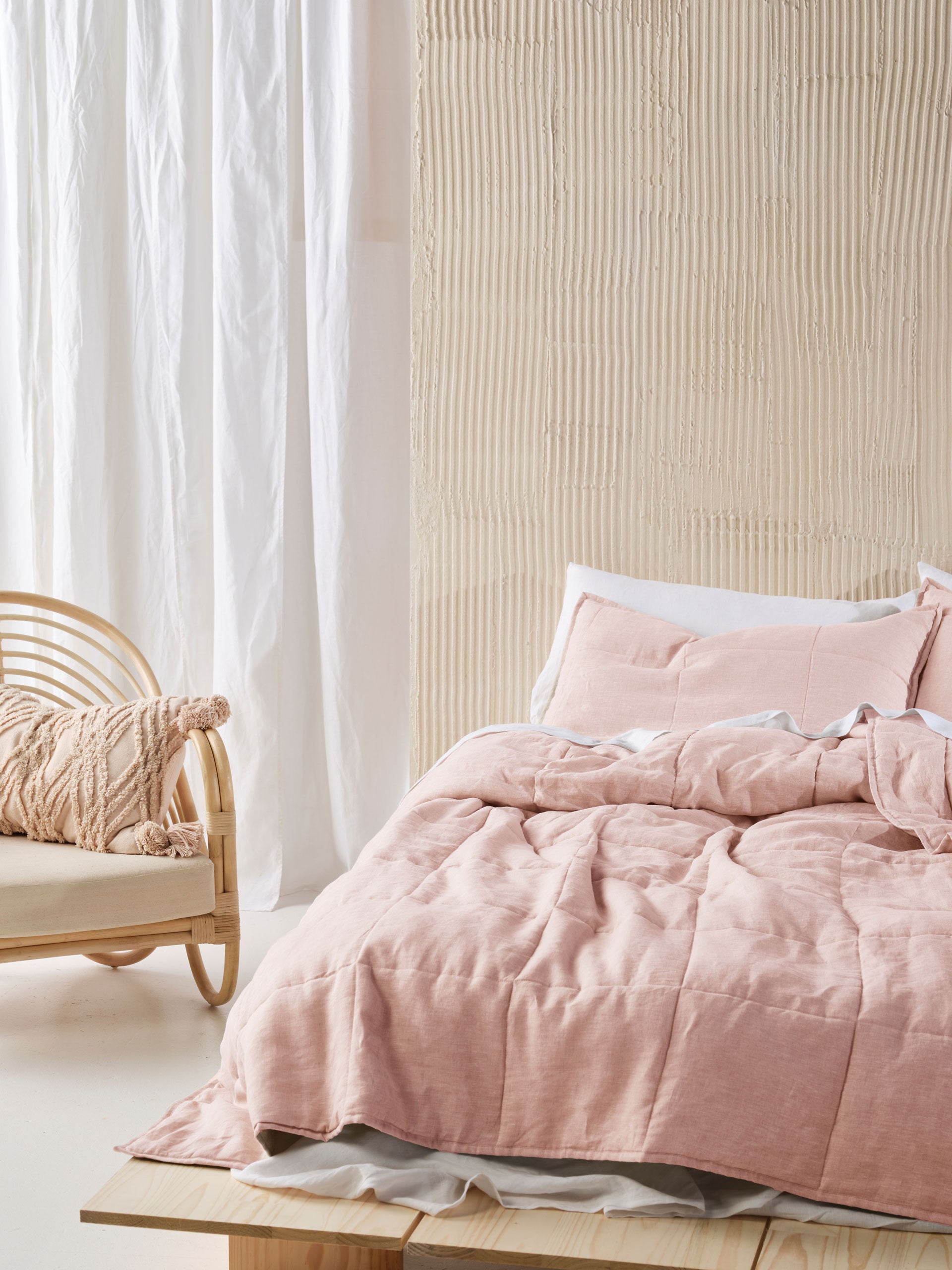 Nimes Rose Linen Coverlet