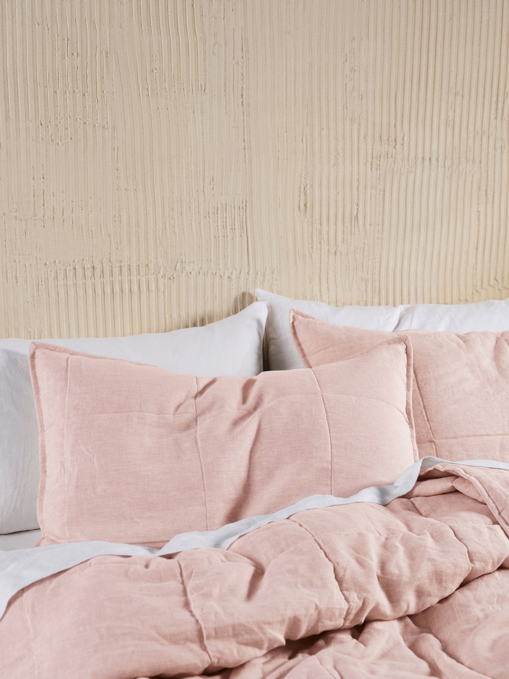 Nimes Rose Linen Coverlet