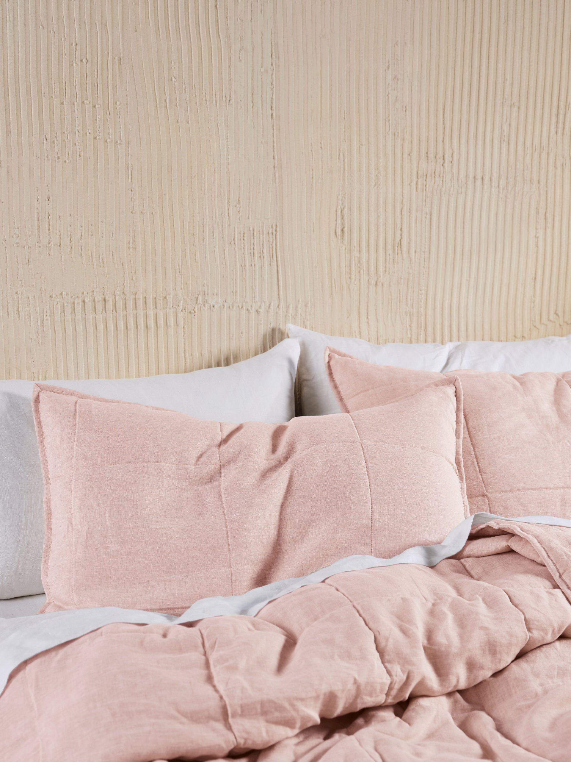 Nimes Rose Linen Coverlet