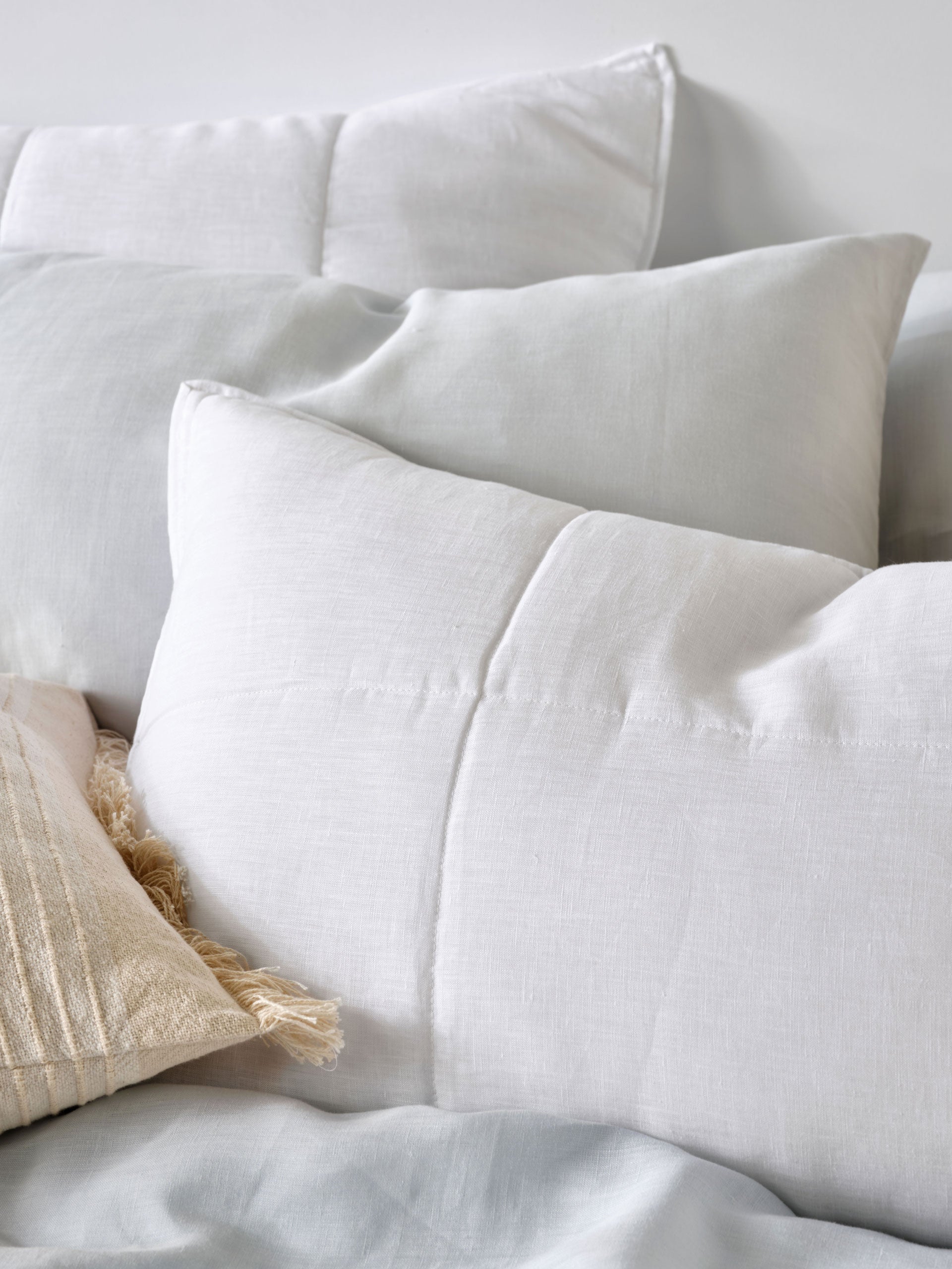 Nimes White Pillow Sham Set