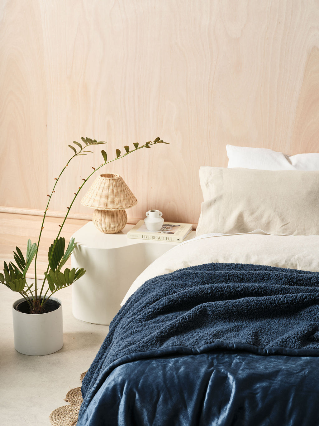 Sena Navy Blanket