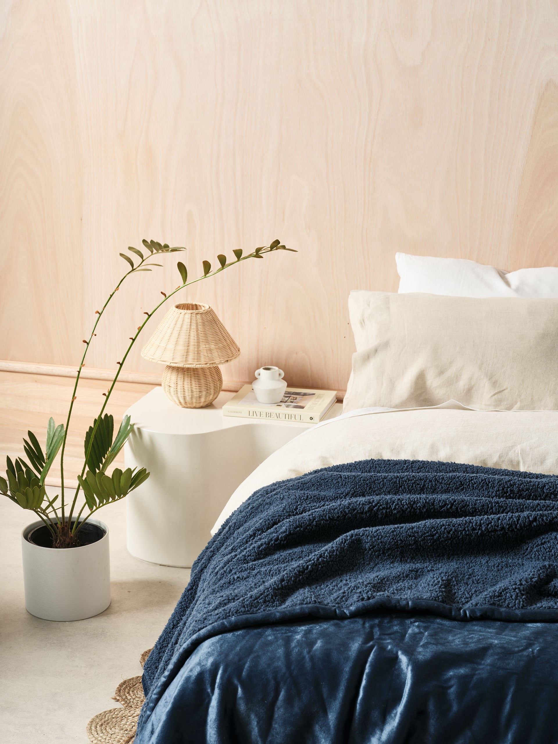Sena Navy Blanket