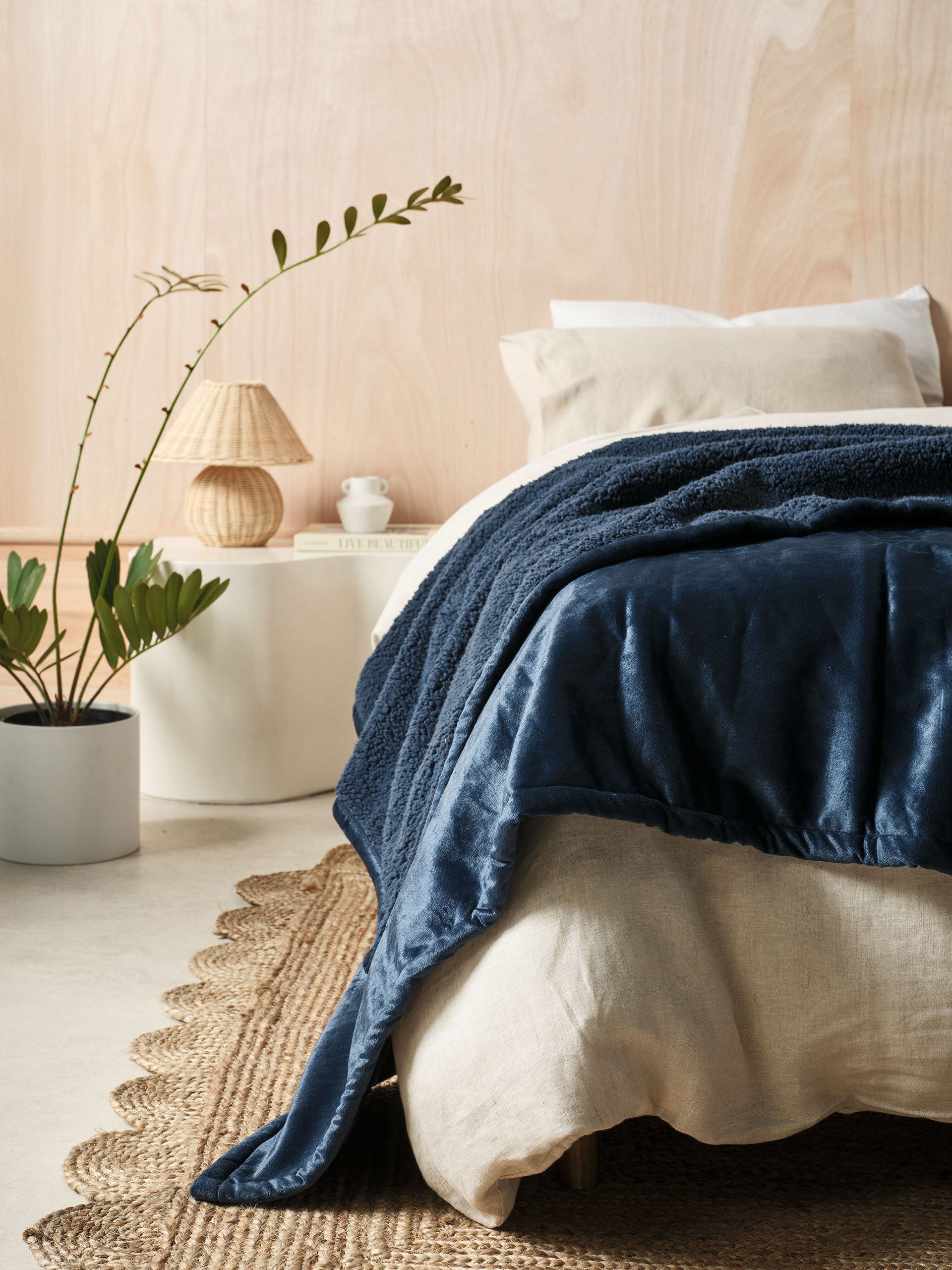 Sena Navy Blanket
