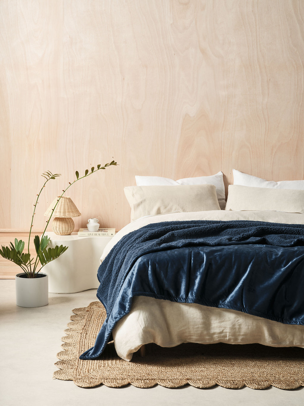 Sena Navy Blanket
