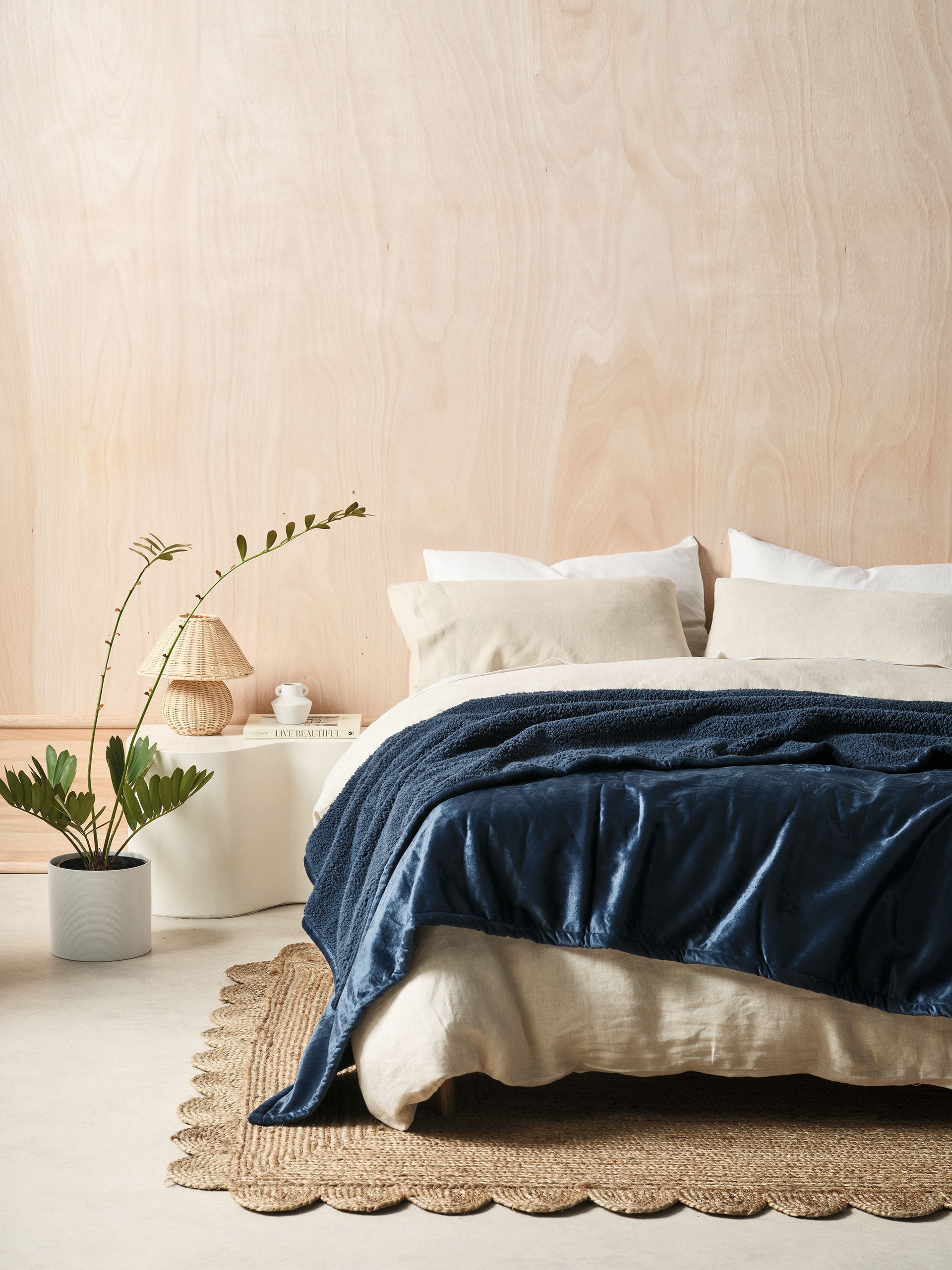 Sena Navy Blanket