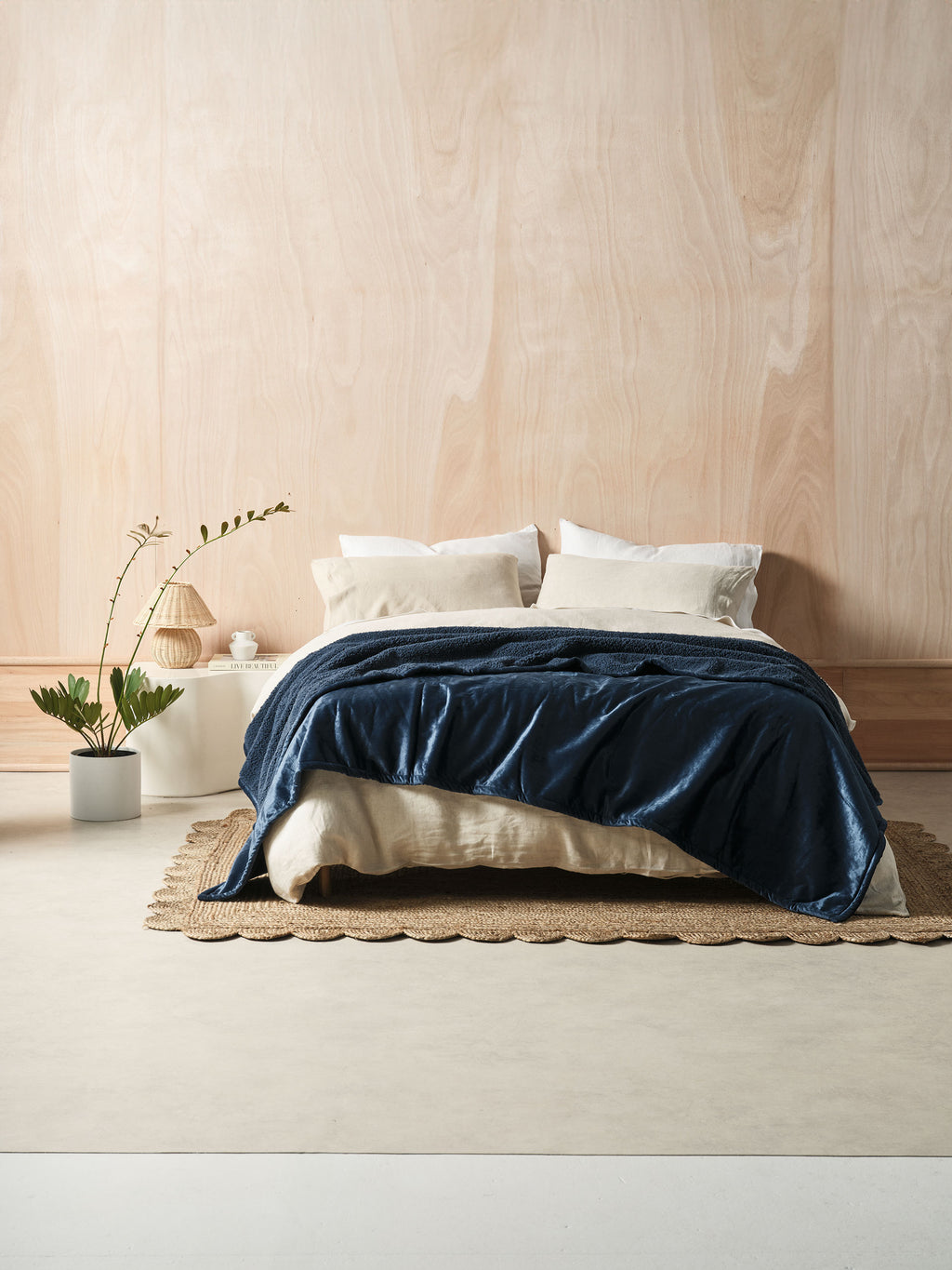 Sena Navy Blanket