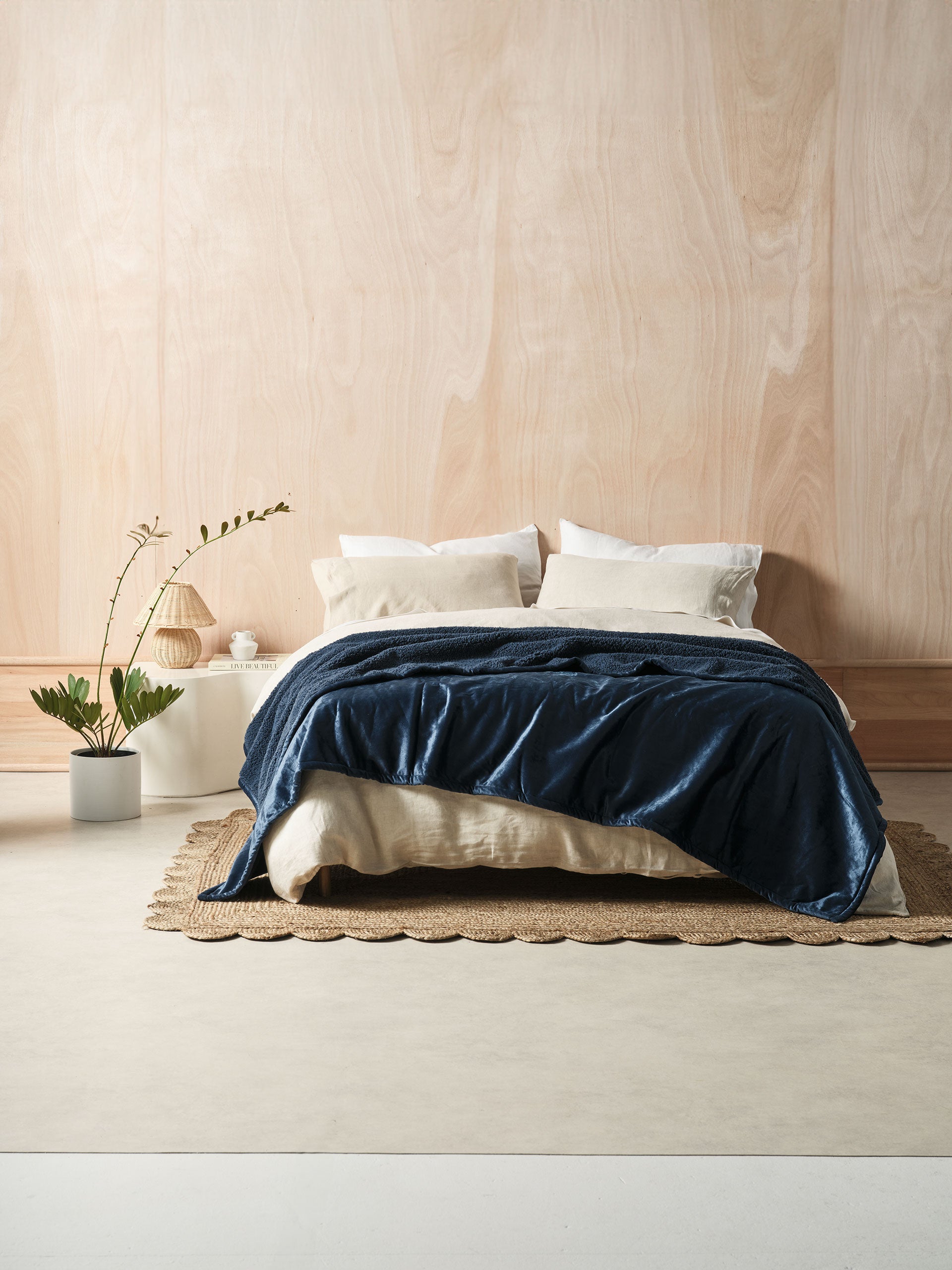 Sena Navy Blanket