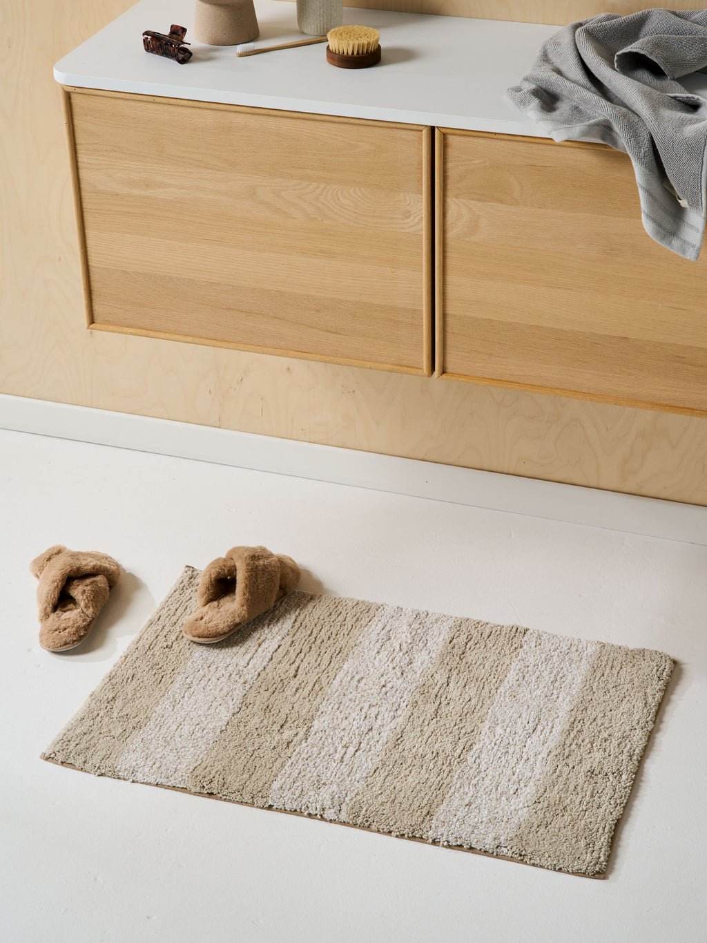 Duo Tone Beige Bath Mat