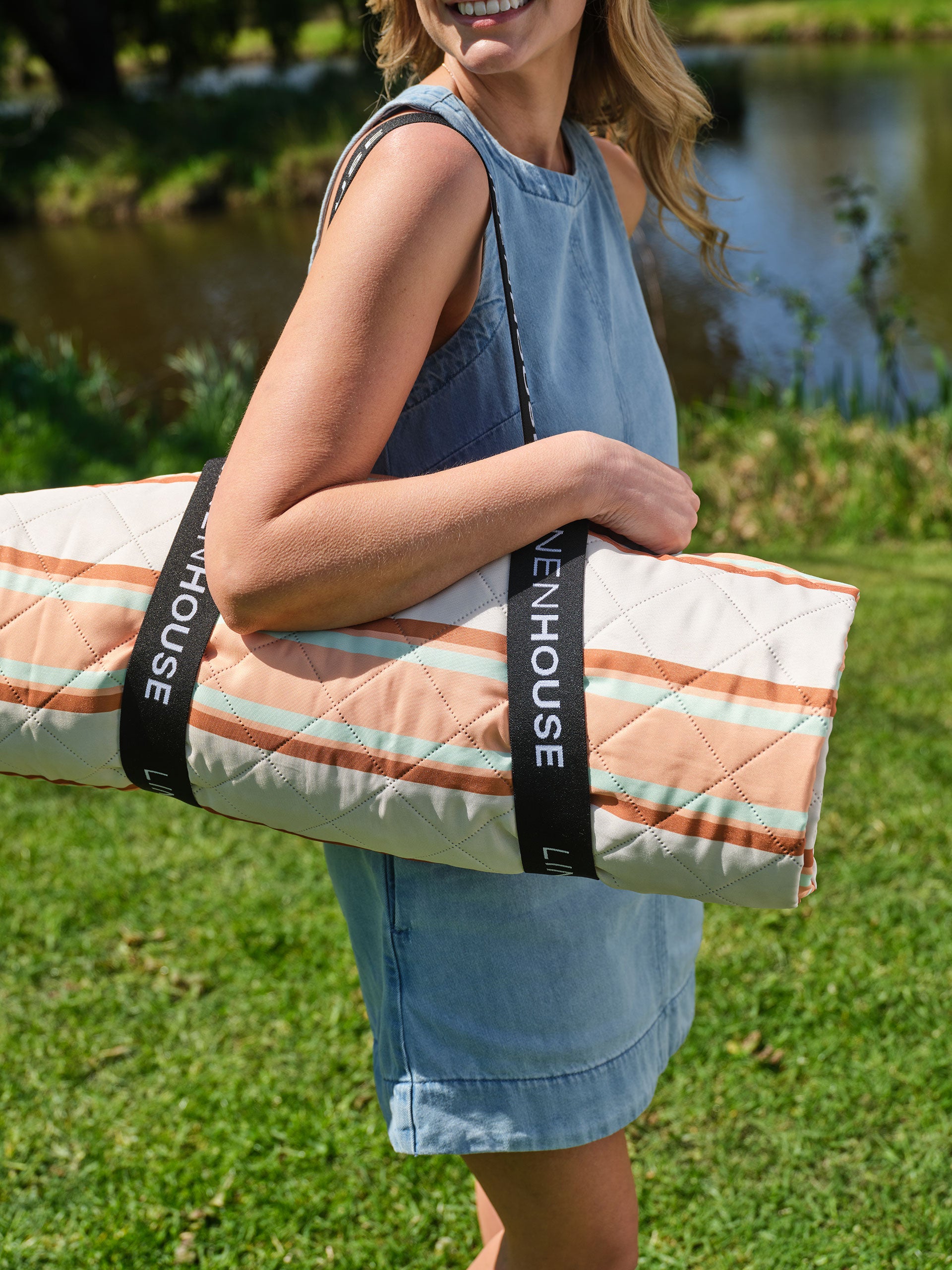 Sundaze Nectar Picnic Rug