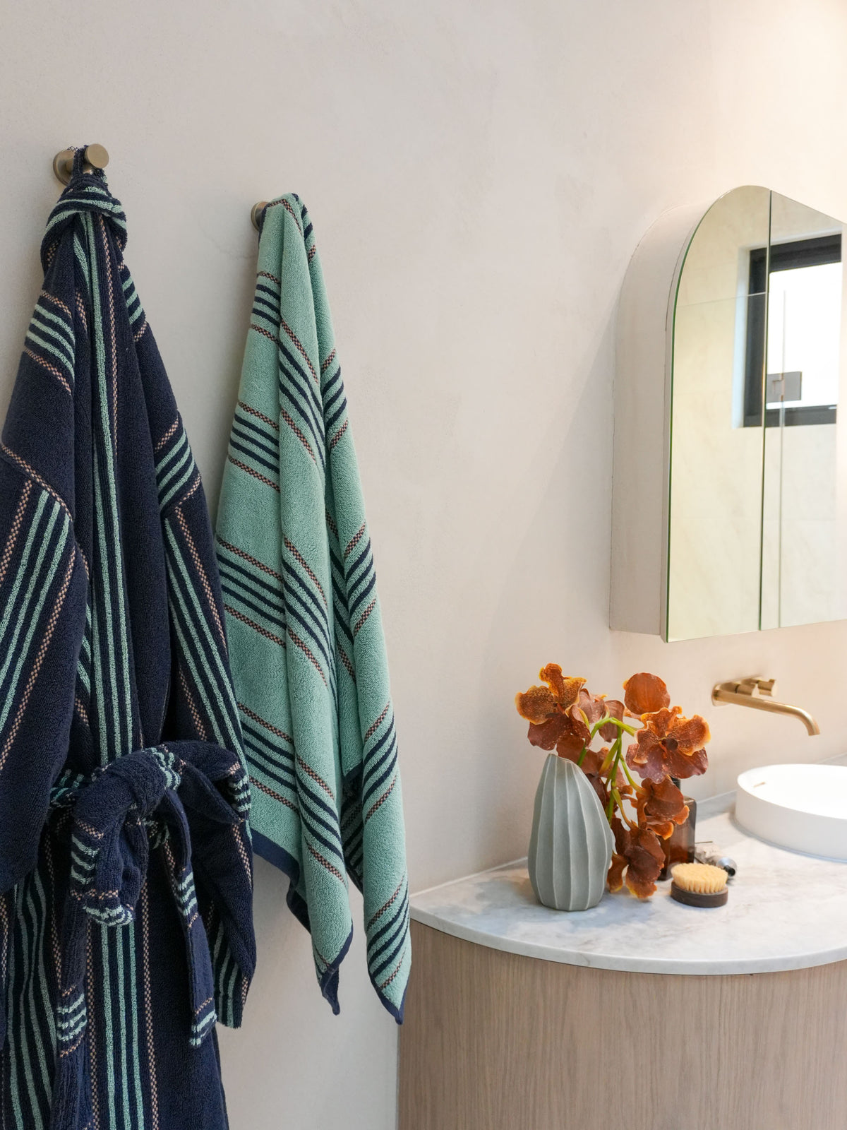 Payton Navy 4-Piece Towel Pack