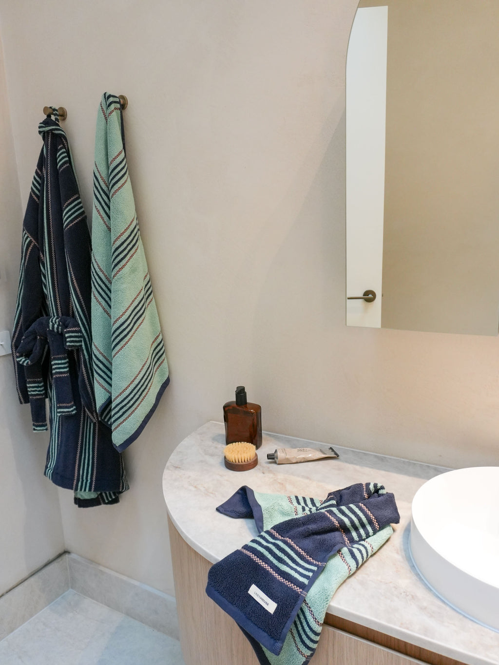 Payton Navy 4-Piece Towel Pack