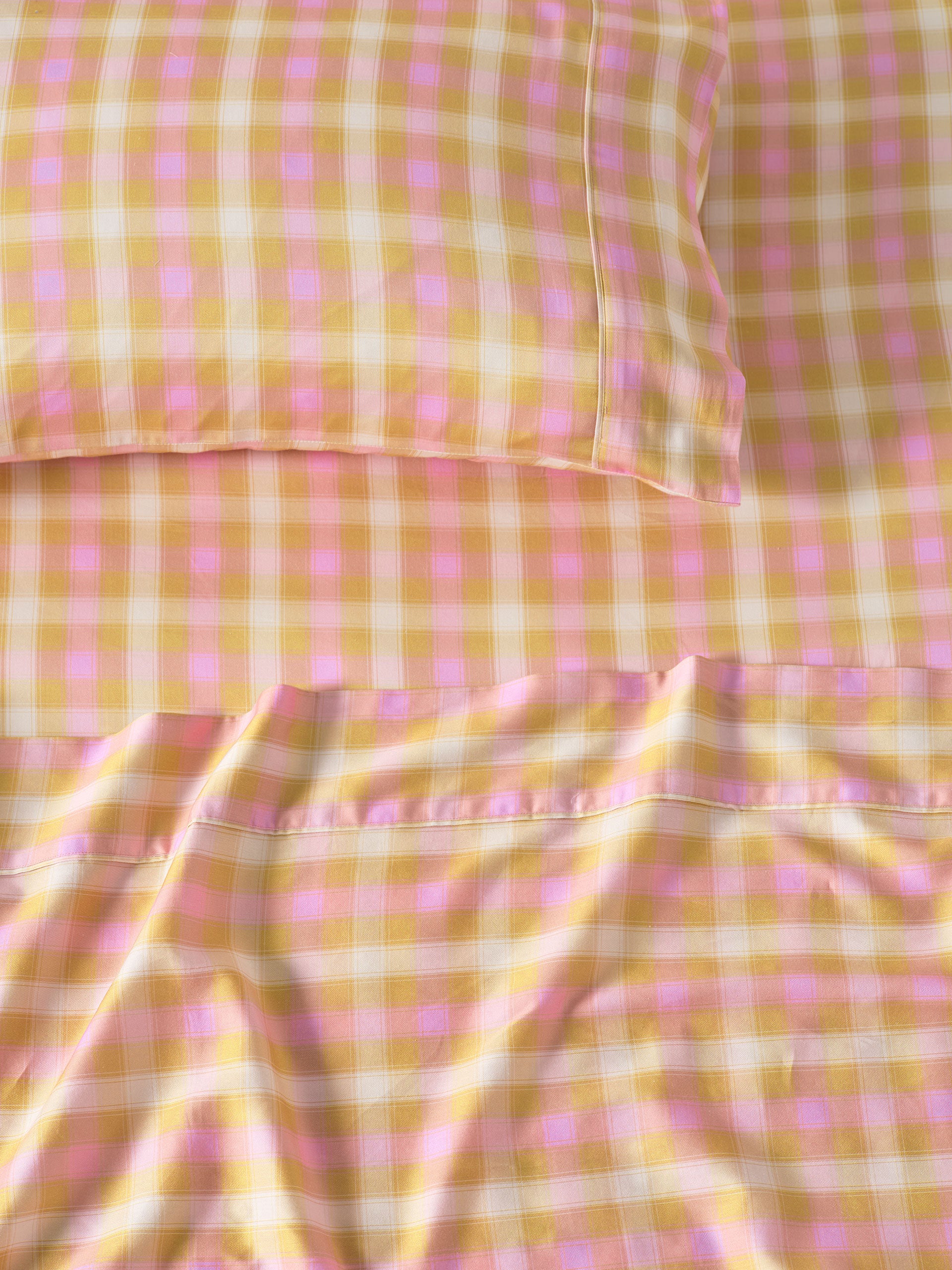 Sunrise Check Bubblegum Sheet Set