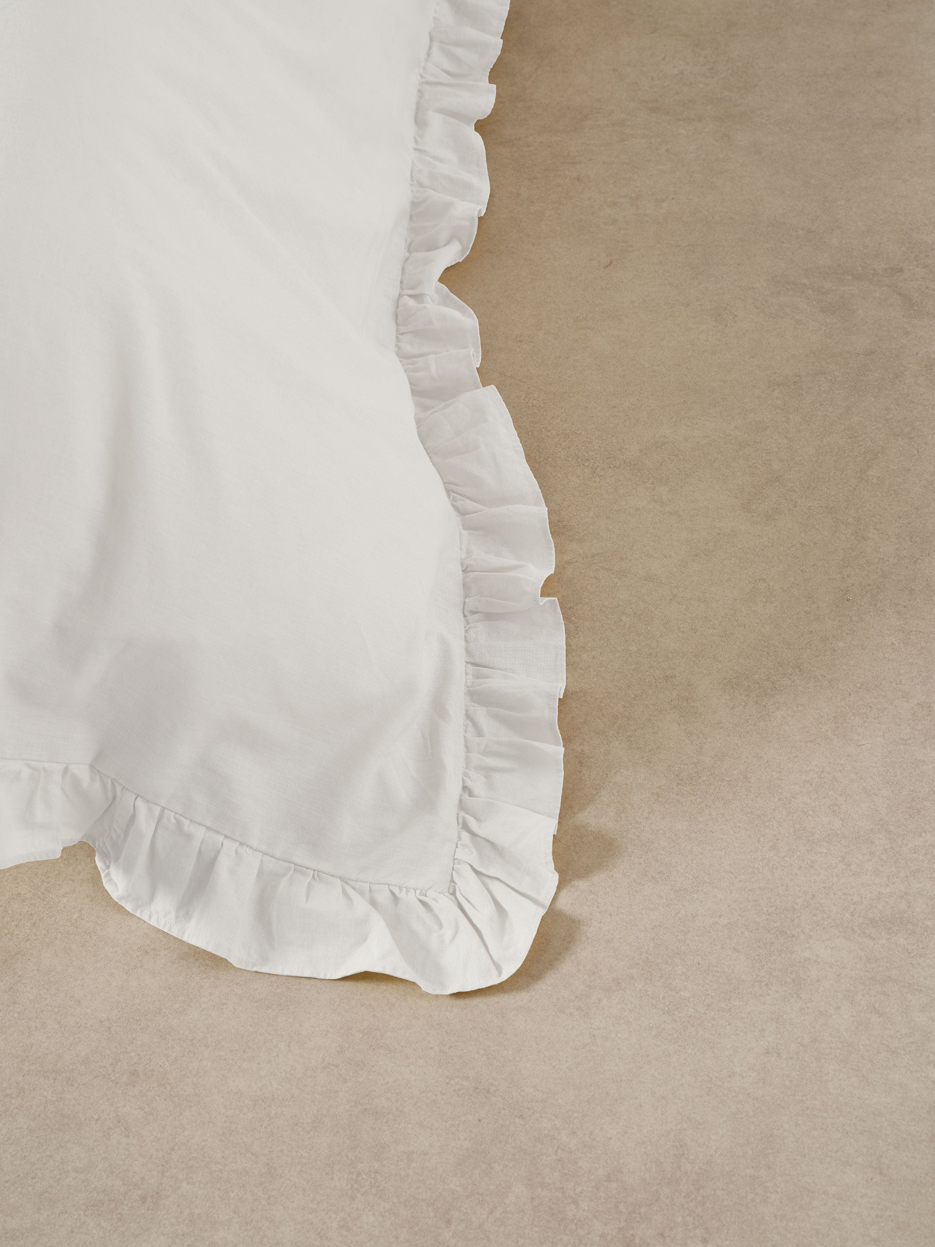 Vintage Ruffle White Quilt Cover Set
