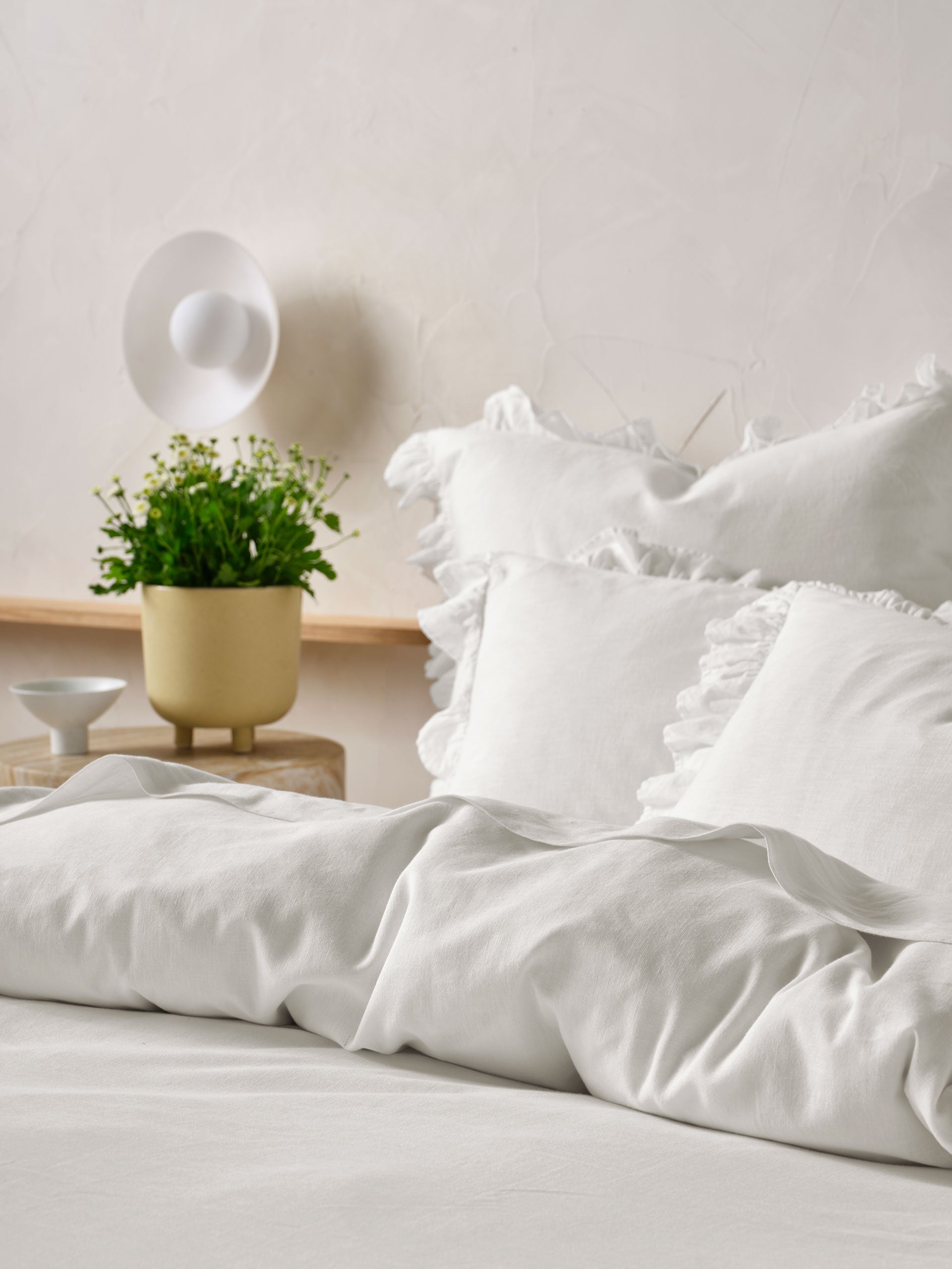 Vintage Ruffle White Quilt Cover Set