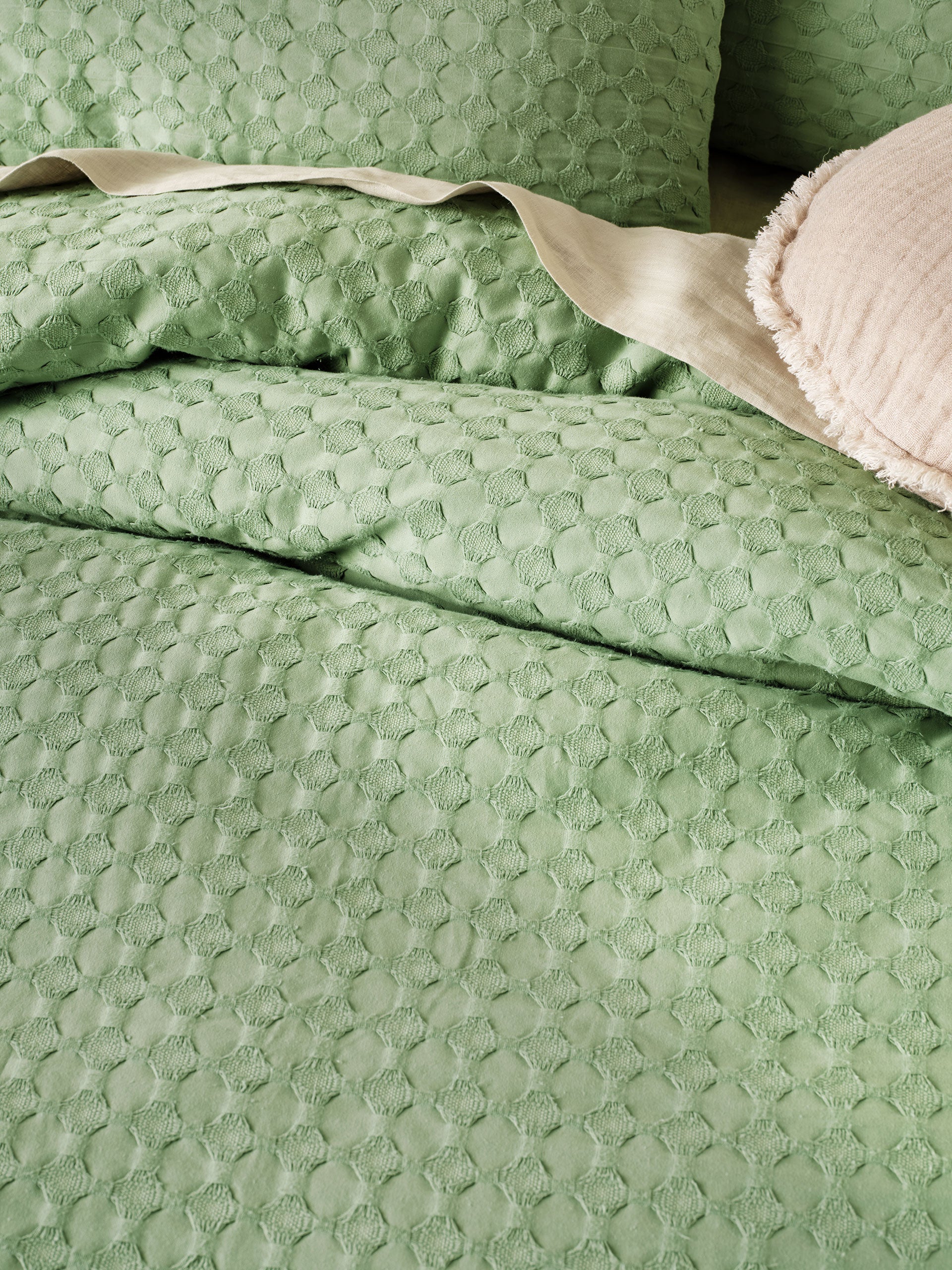 Vista Leaf Quilt Cover Set