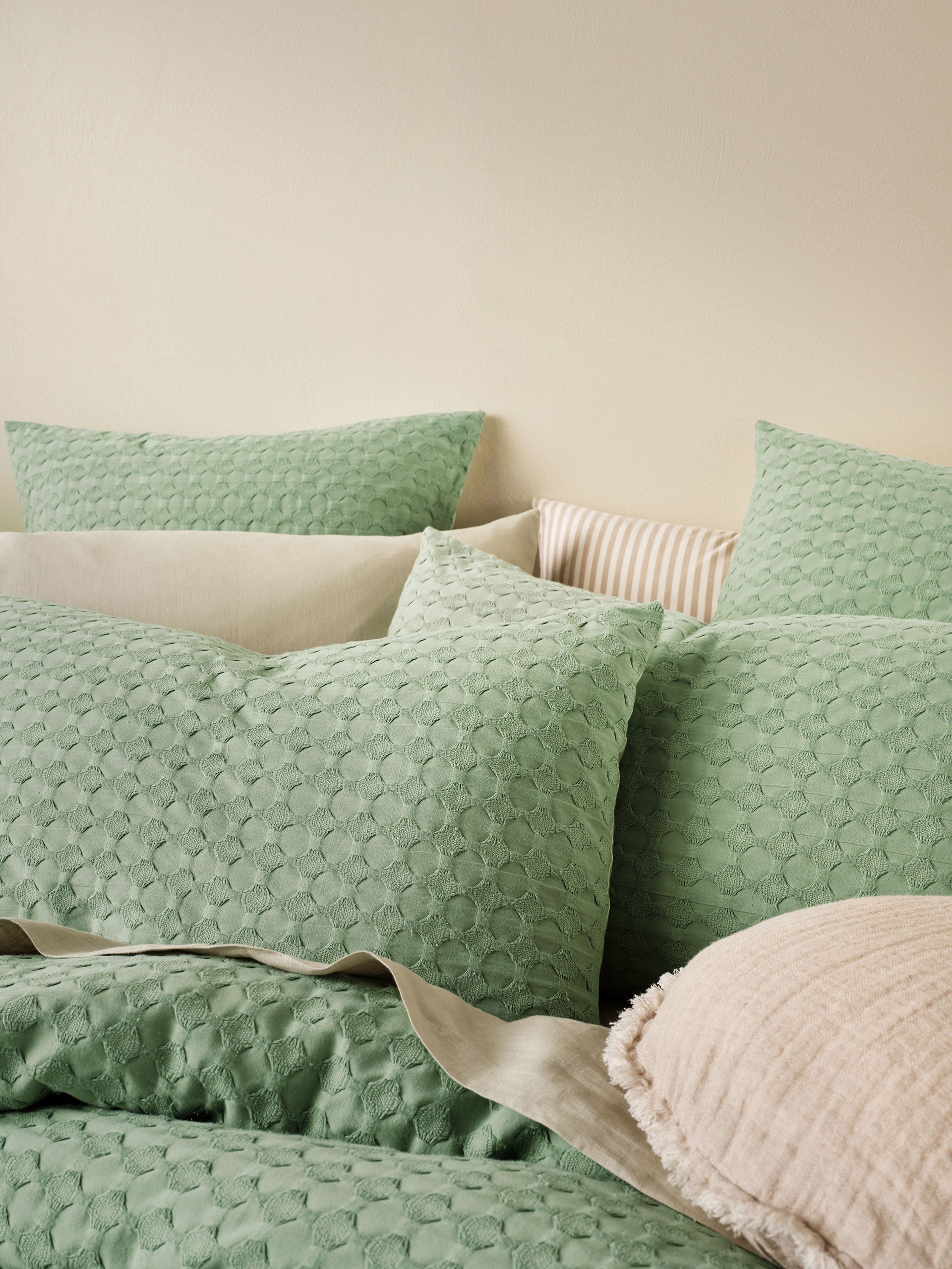 Vista Leaf Quilt Cover Set