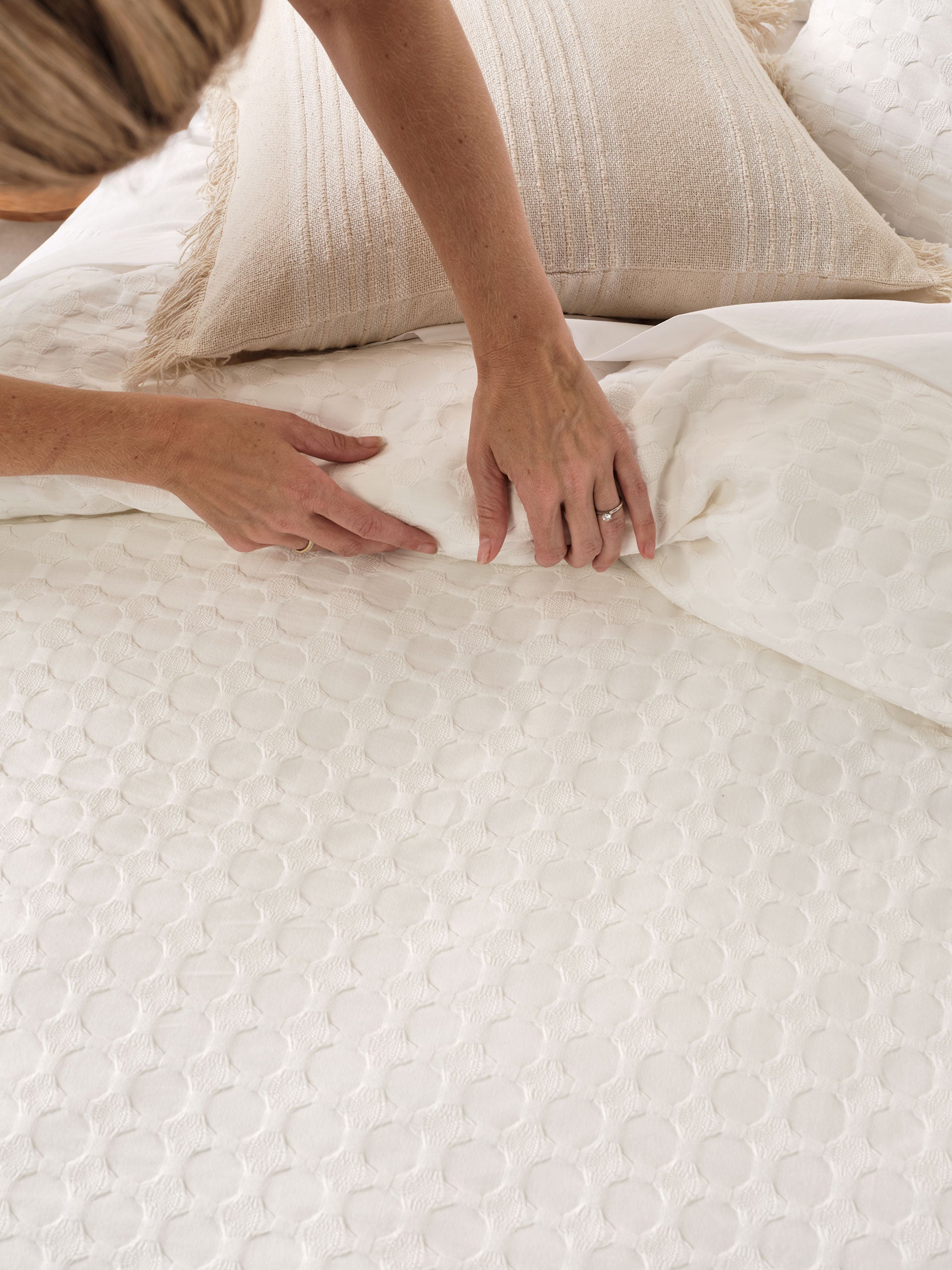 Vista White Quilt Cover Set