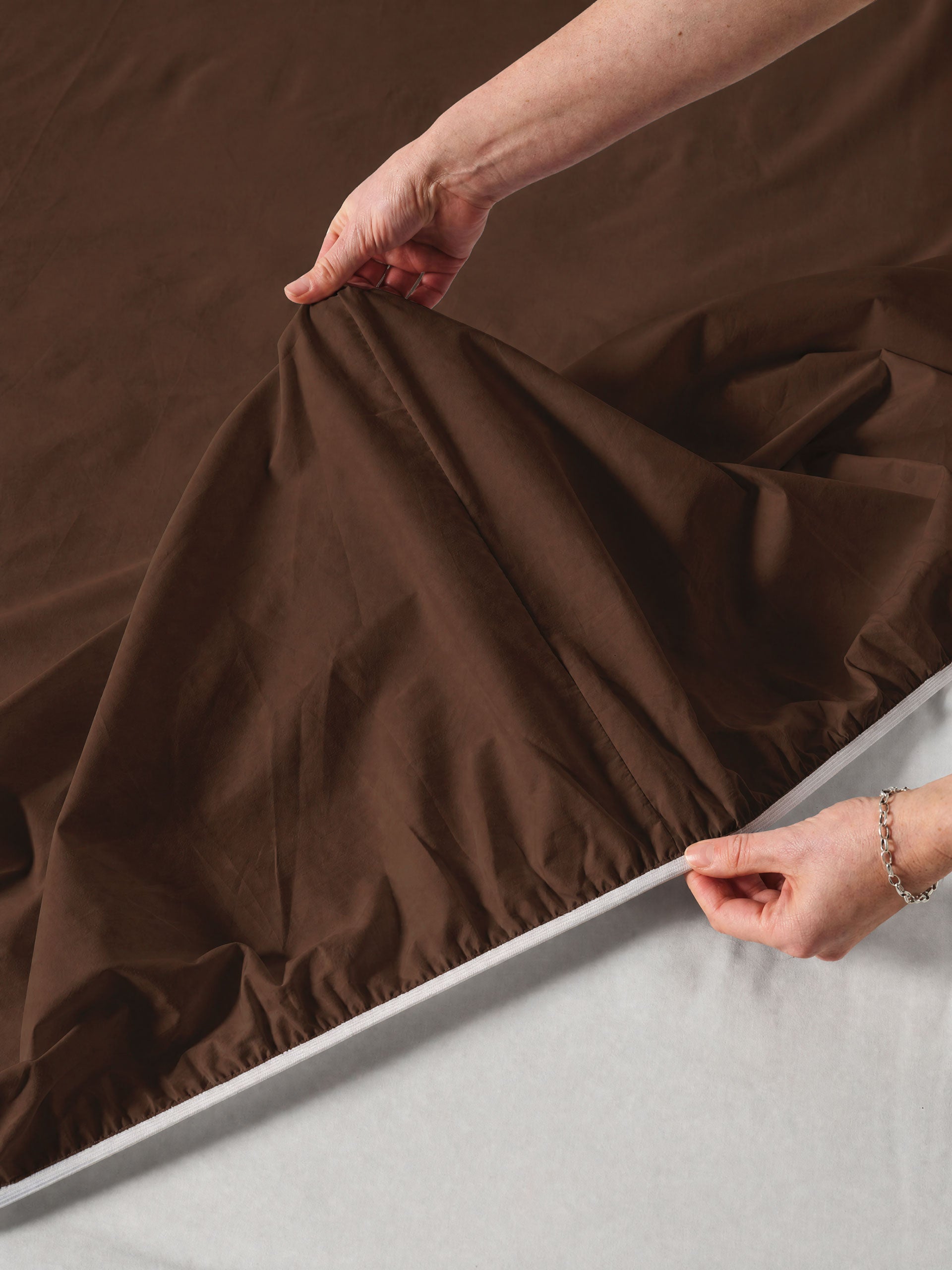 Winton Chocolate Fitted Sheet 50cm