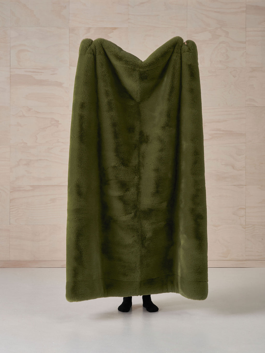 Donna Olive Throw