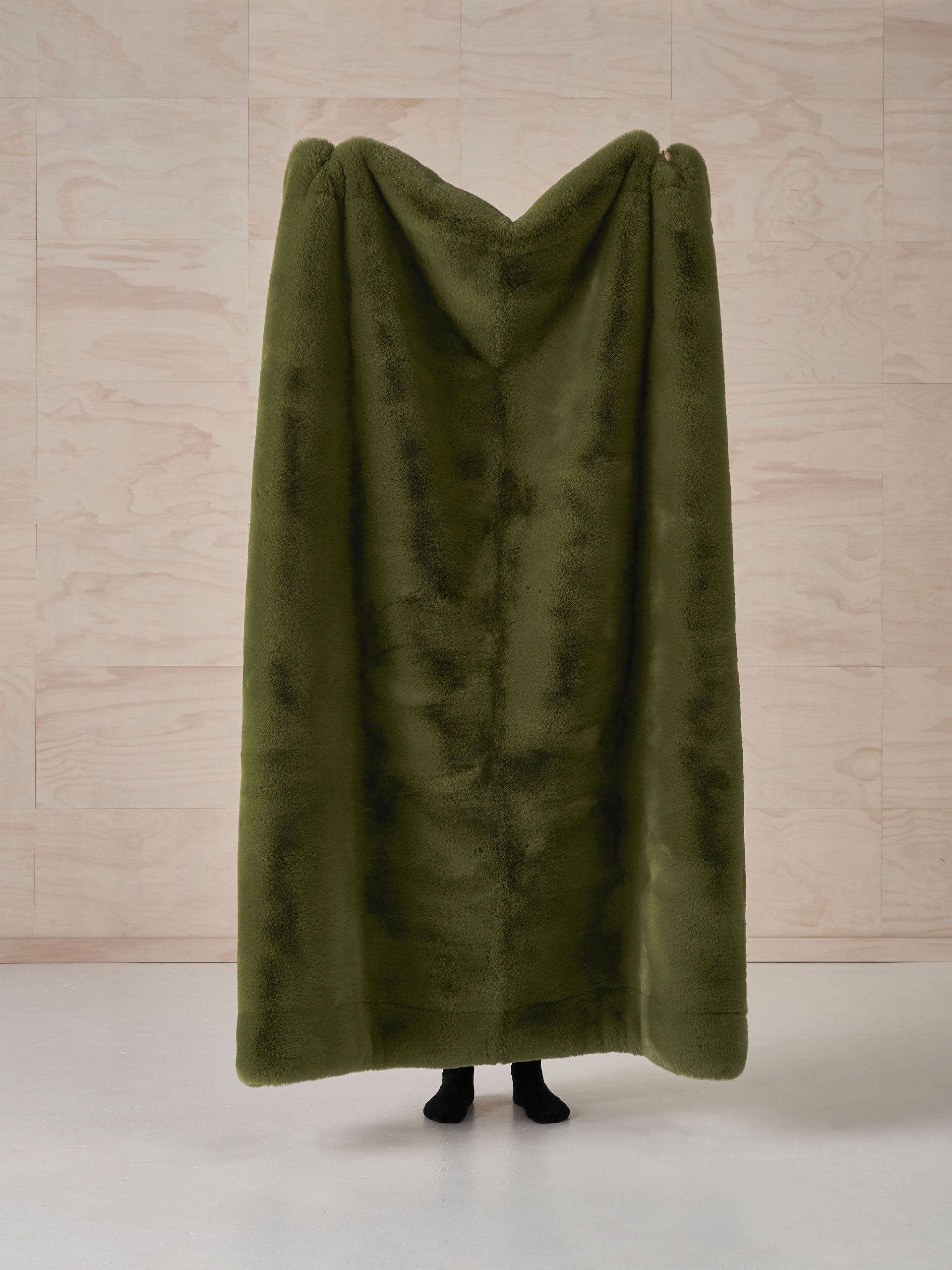 Donna Olive Throw
