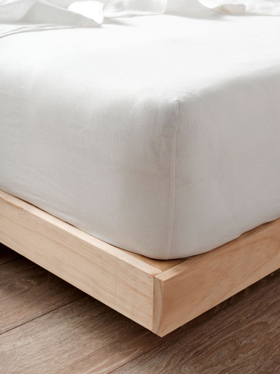 Nimes White Fitted Sheet 50cm