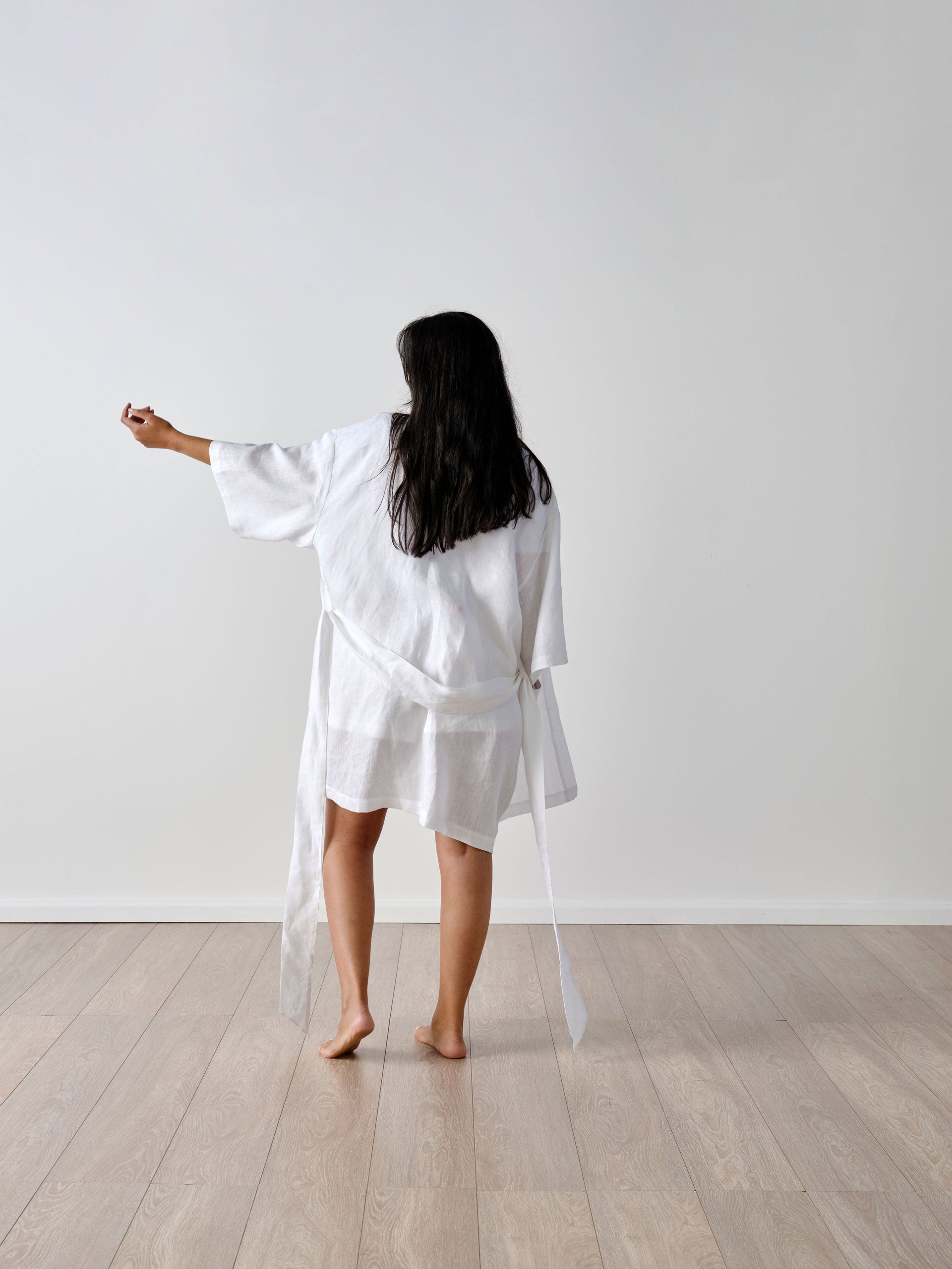 Nimes White Short Robe