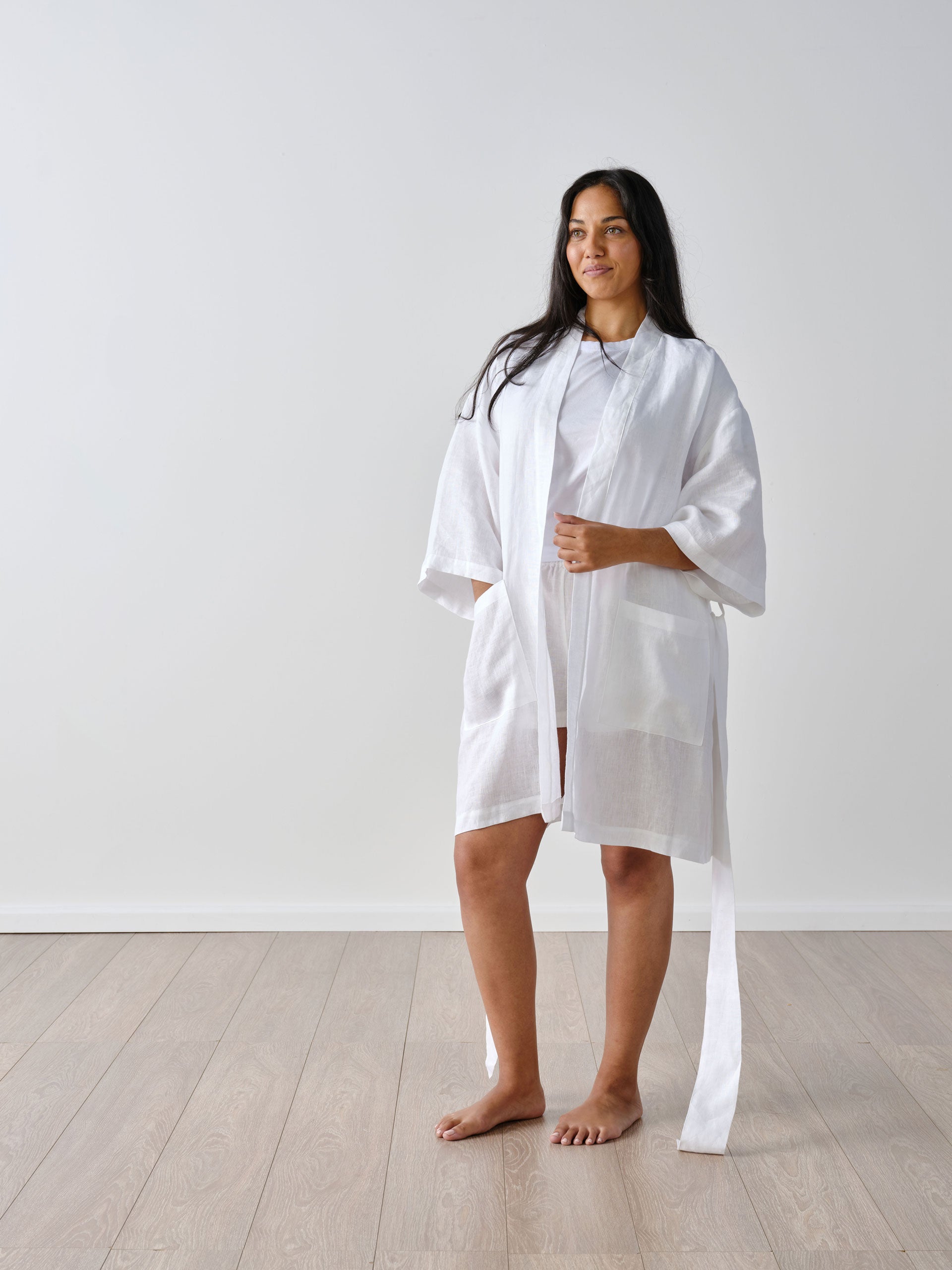 Nimes White Short Robe