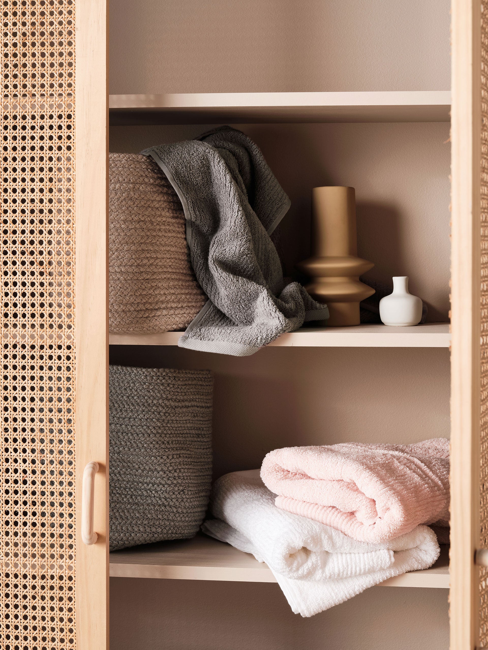 Reed White Towel Collection
