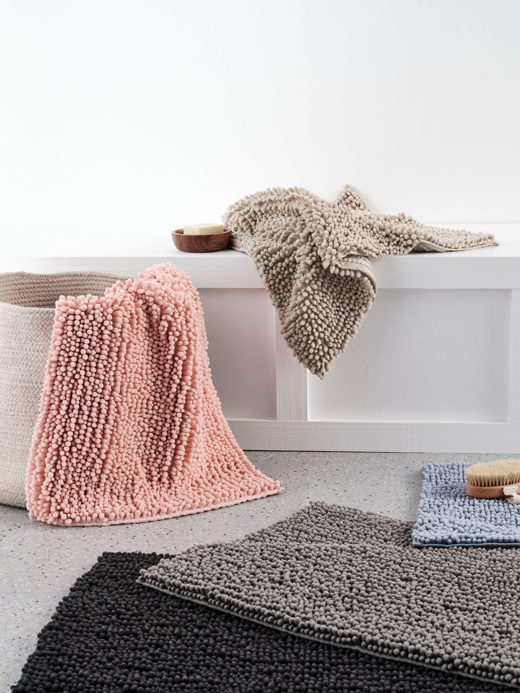Reed Toggle Charcoal Bath Mat
