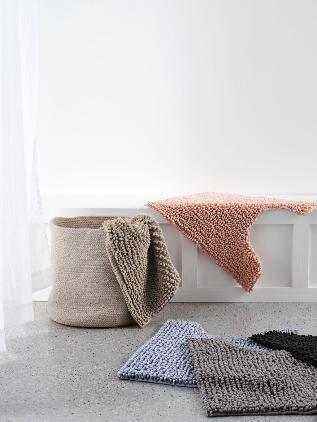Reed Toggle Stone Contour Bath Mat