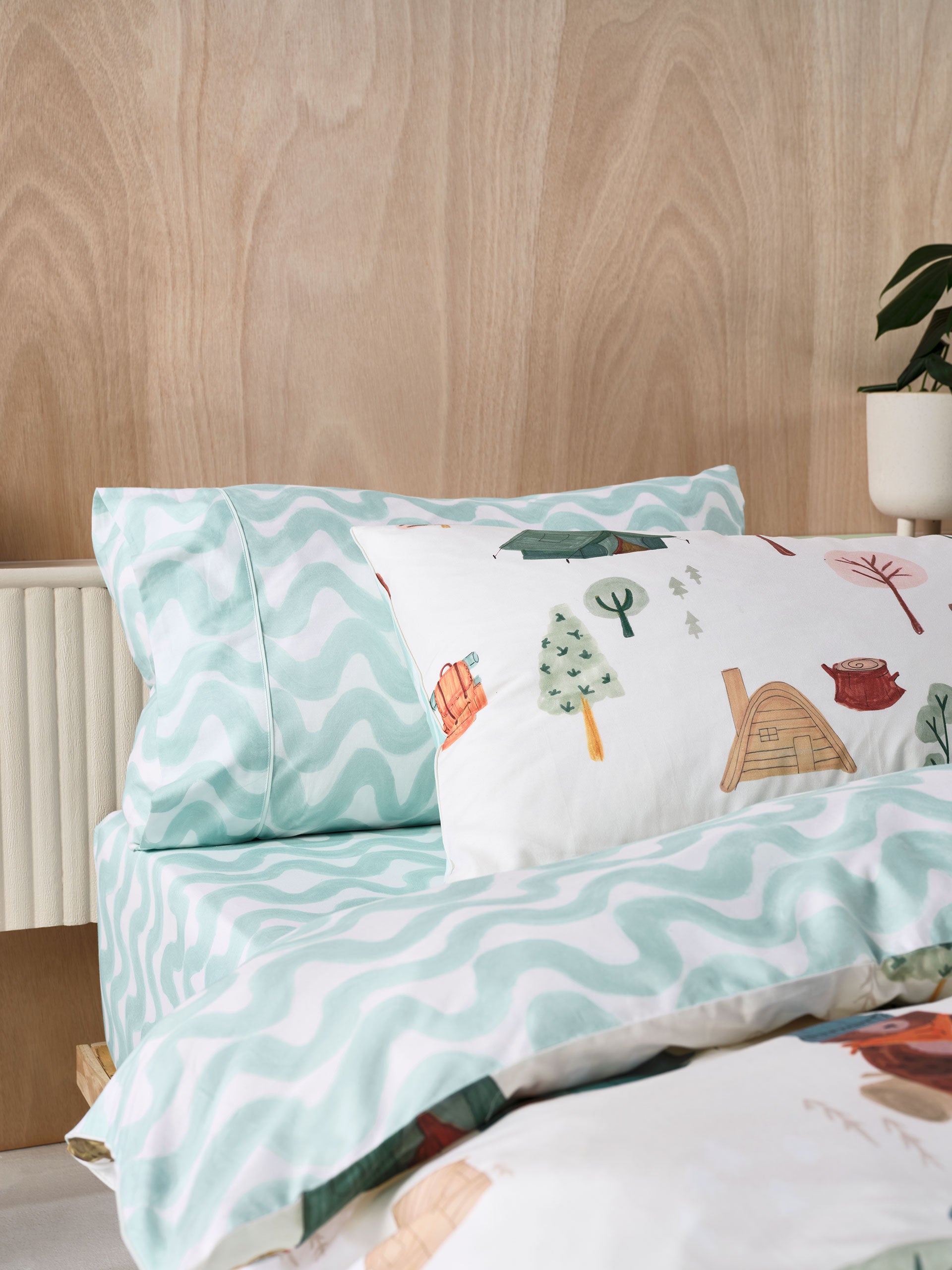 Wiggle Wiggle Fitted Sheet + Pillowcase Set