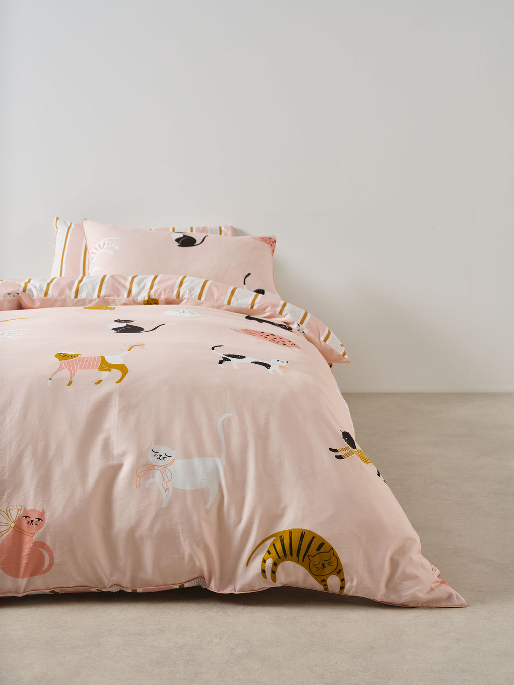 Cats 'n' Bows Quilt Cover Set