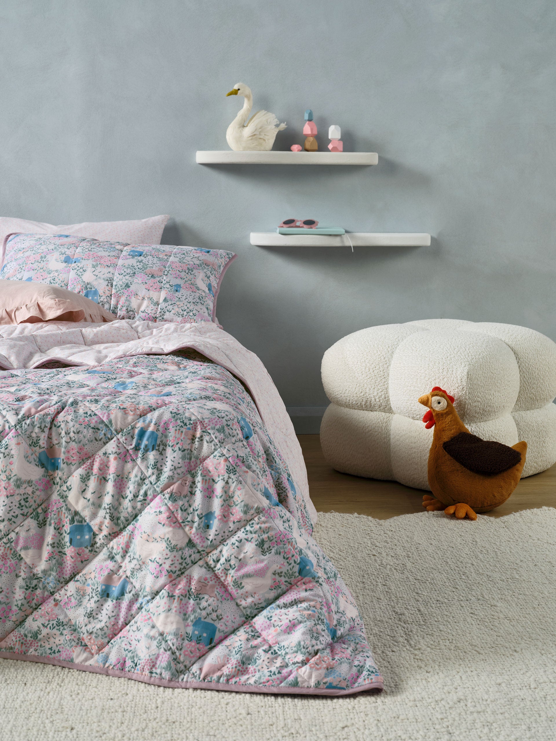 Lottie Coverlet Set