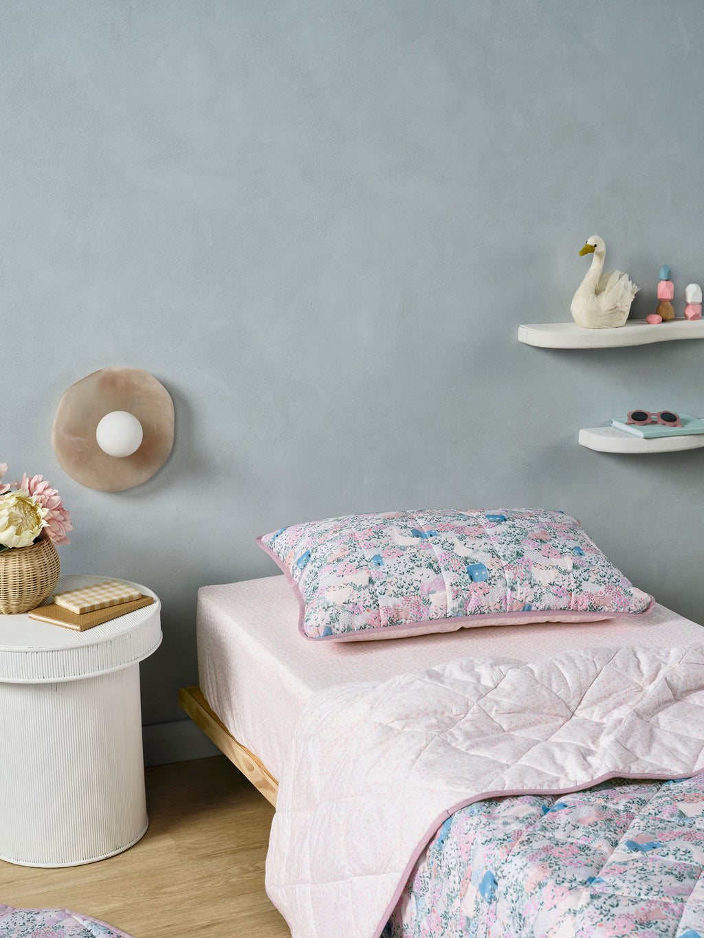 Lottie Coverlet Set