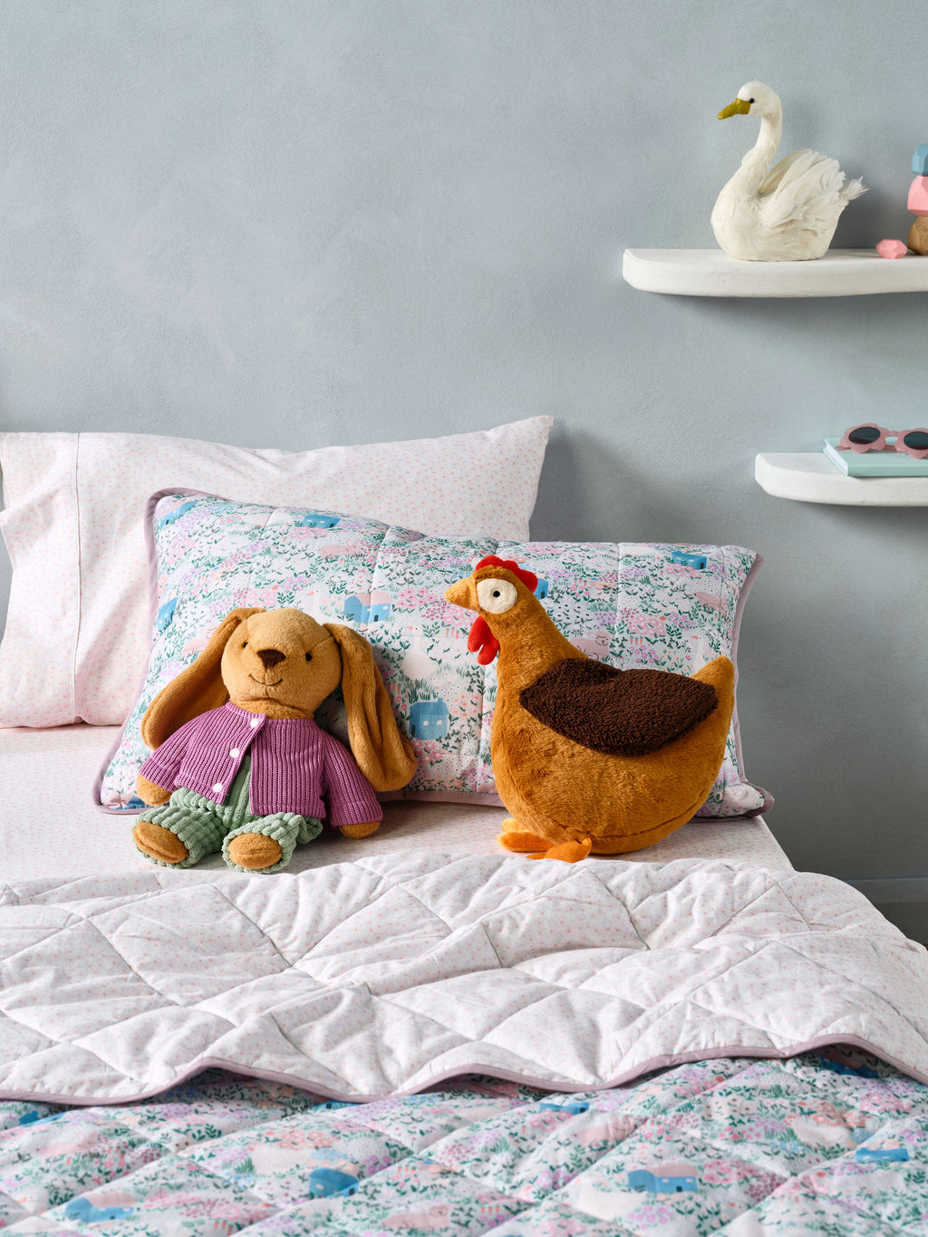 Lottie Coverlet Set