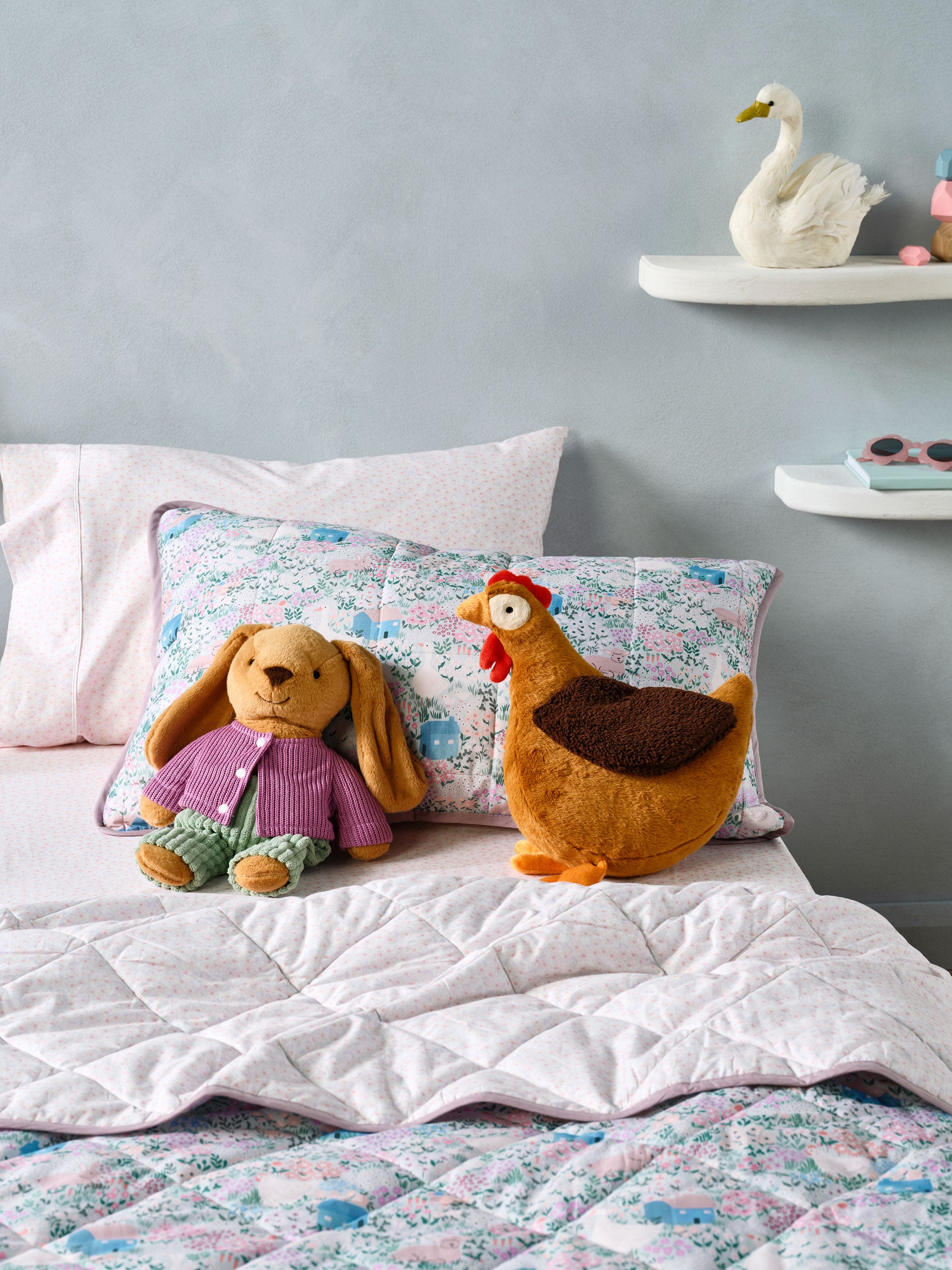Lottie Coverlet Set