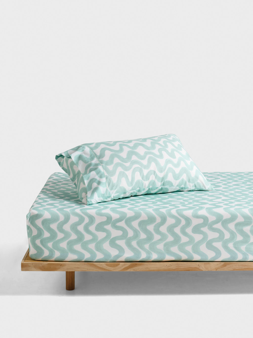 Wiggle Wiggle Fitted Sheet + Pillowcase Set
