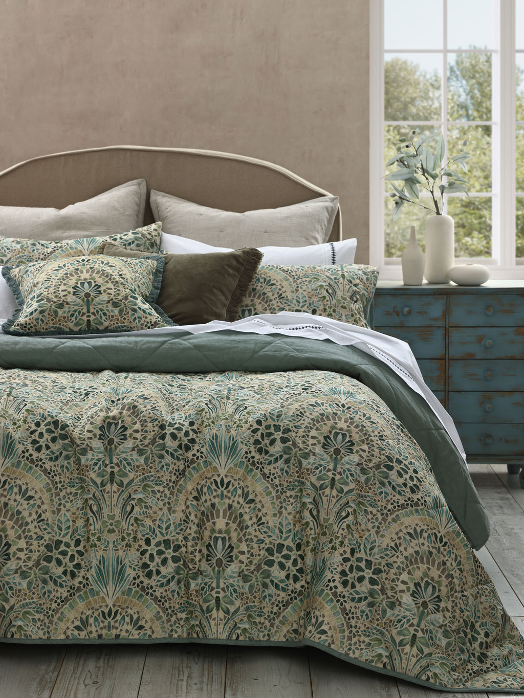 Andora Coverlet Set
