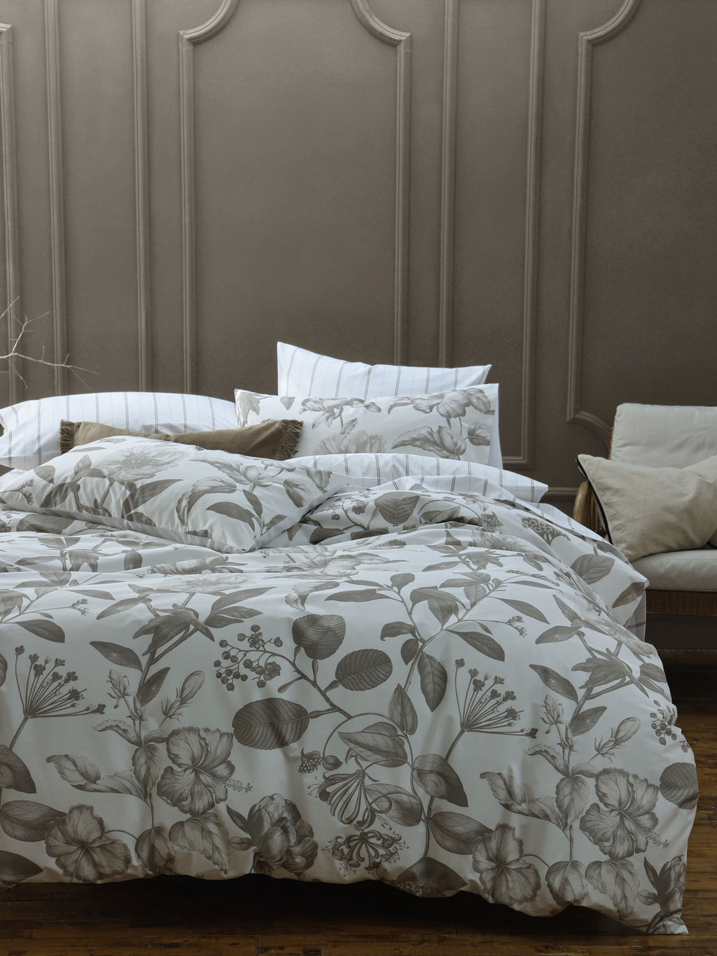 Pure Botanical Taupe Quilt Cover Set