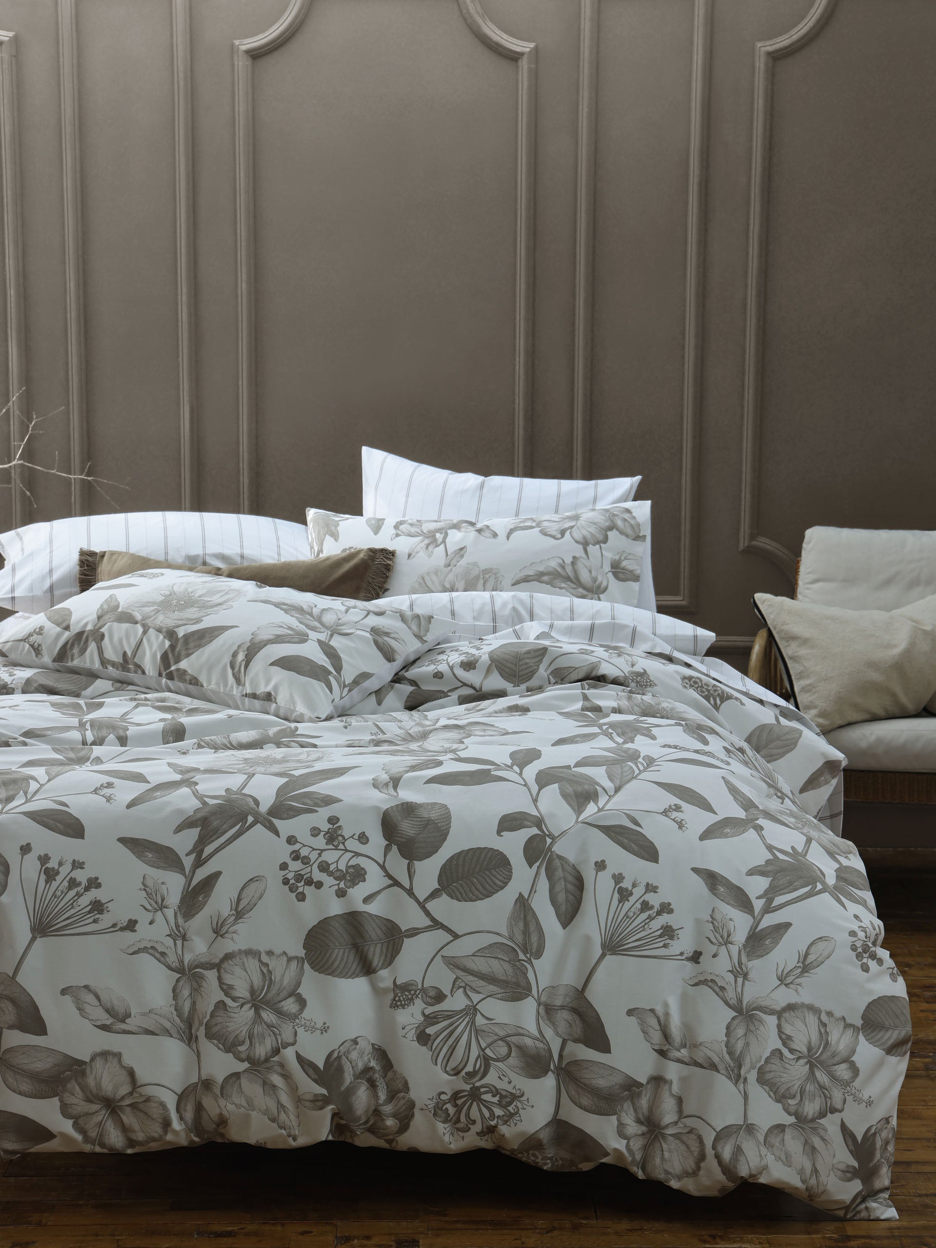 Pure Botanical Taupe Quilt Cover Set