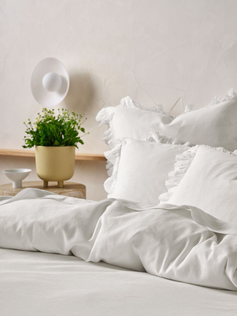 Vintage Ruffle White Quilt Cover Set