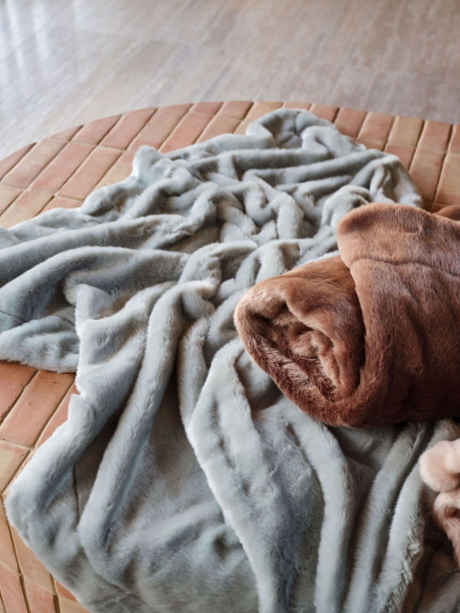 Blankets and Throws