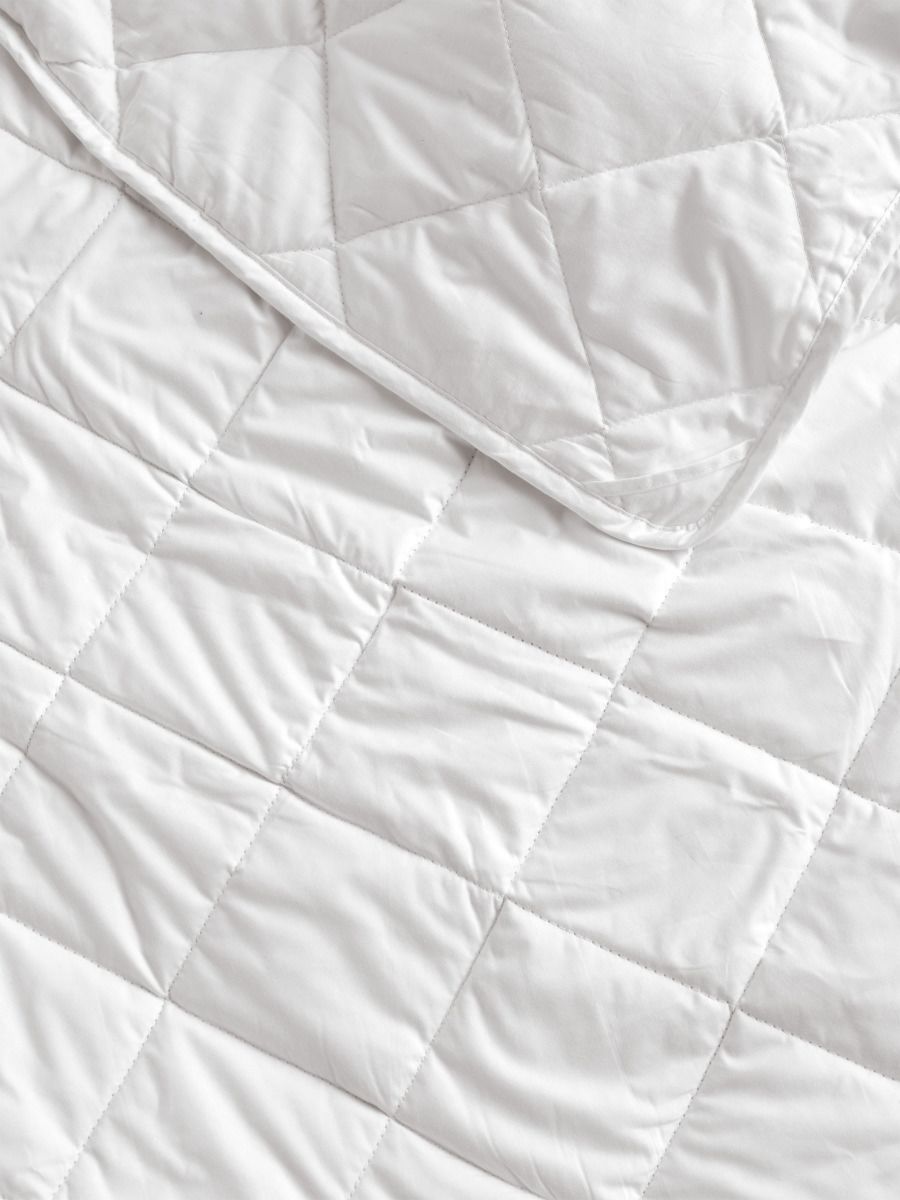Cotton cot quilt on sale